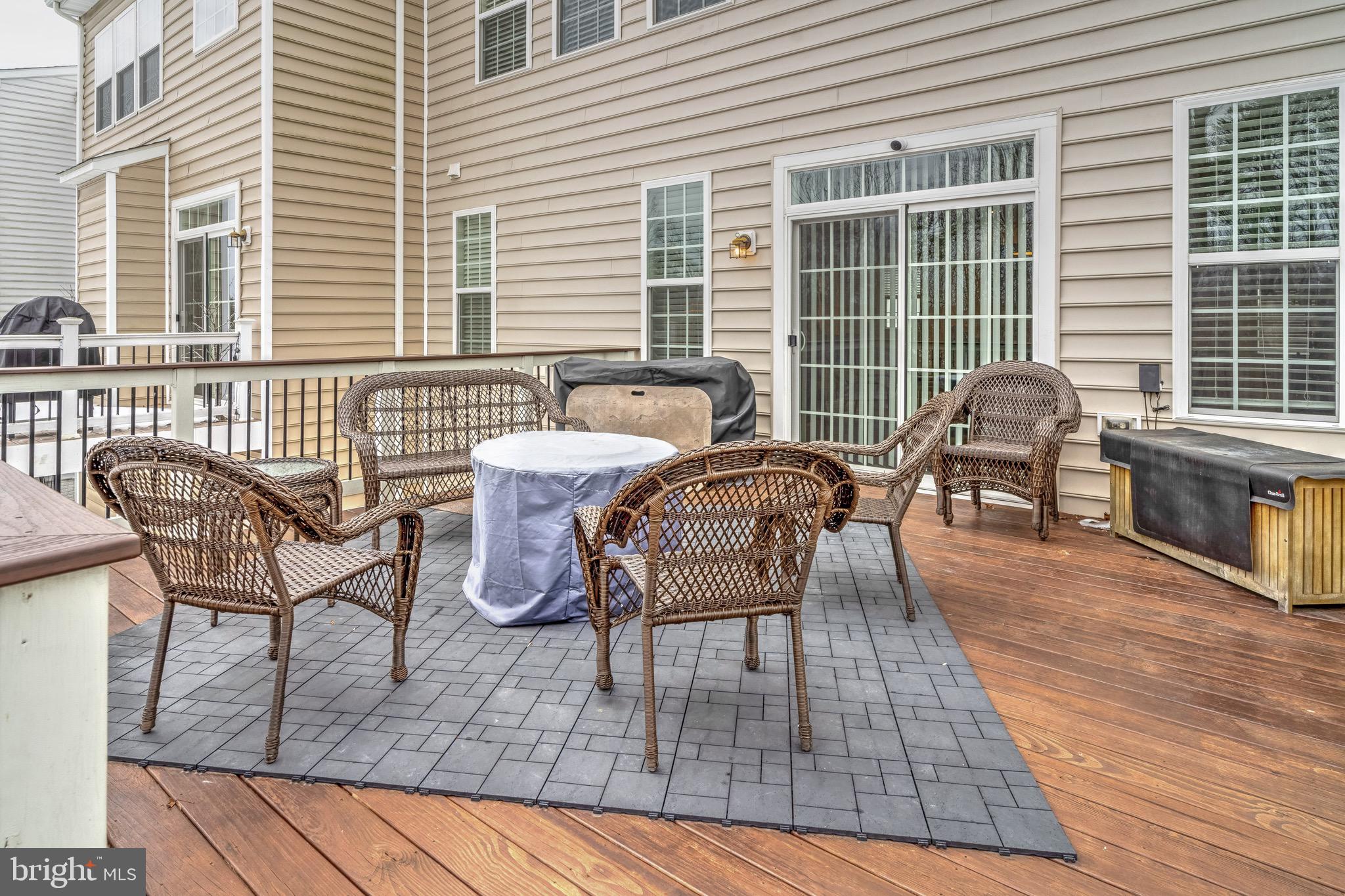 COWAN CROSSING - Residential