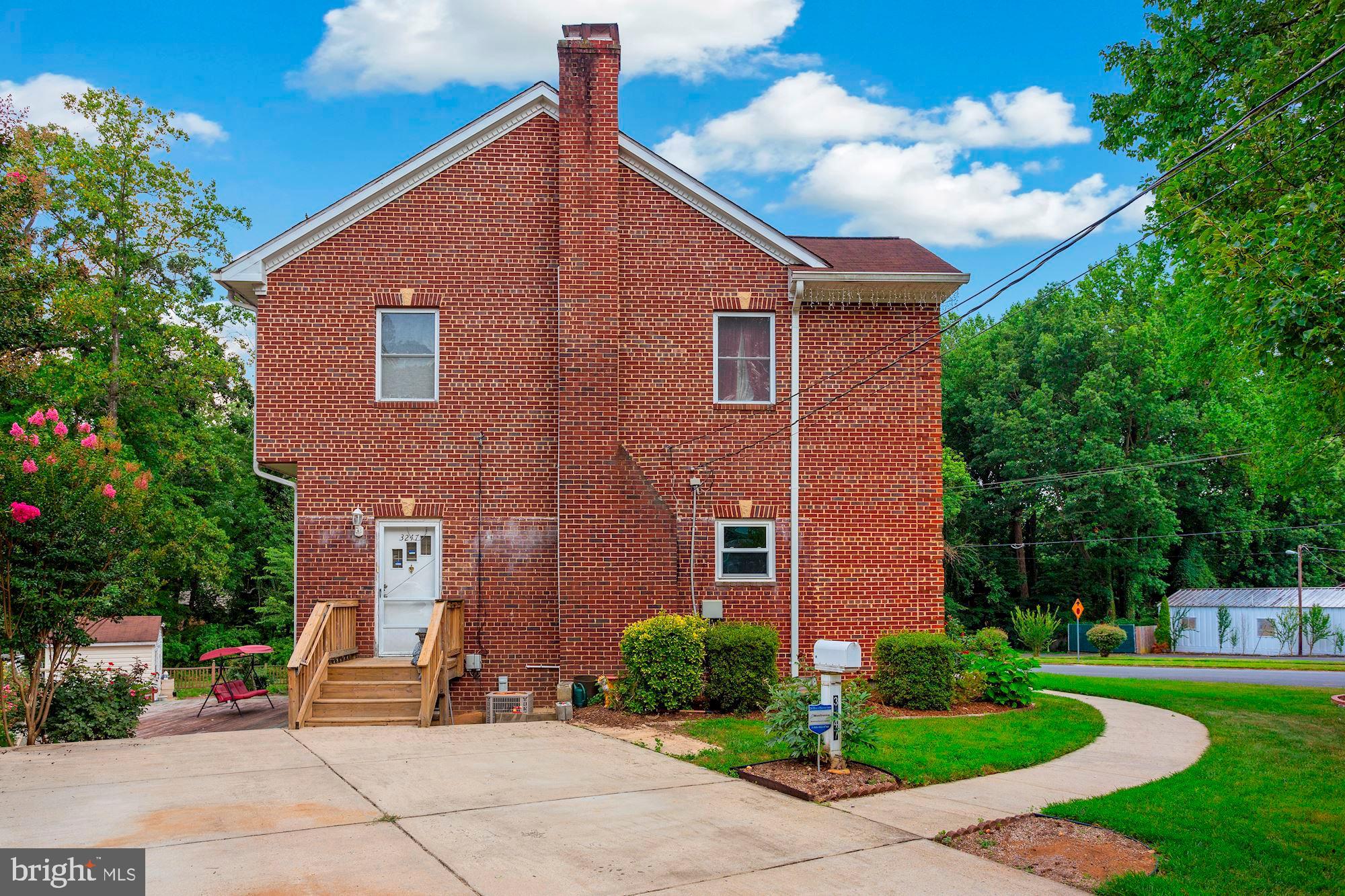 BROYHILL PARK - Residential