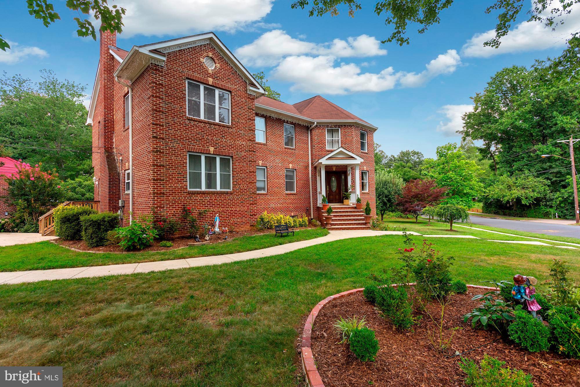 BROYHILL PARK - Residential