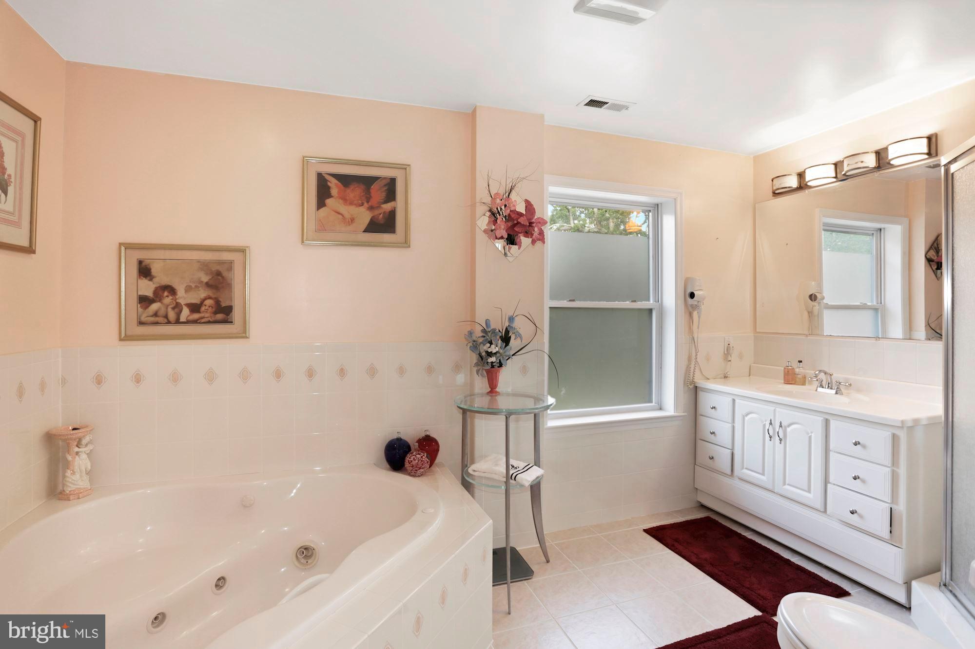 BROYHILL PARK - Residential