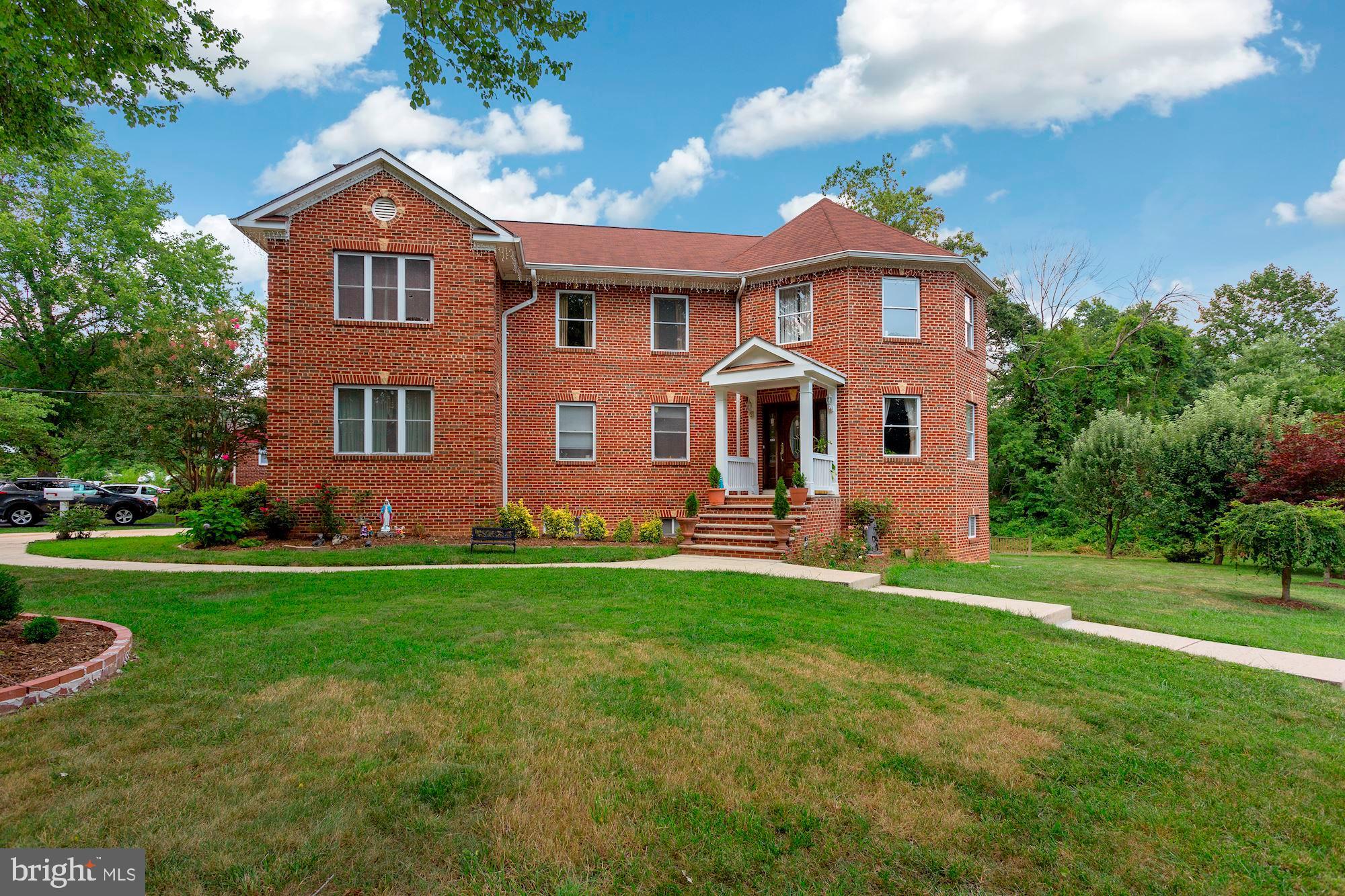 BROYHILL PARK - Residential