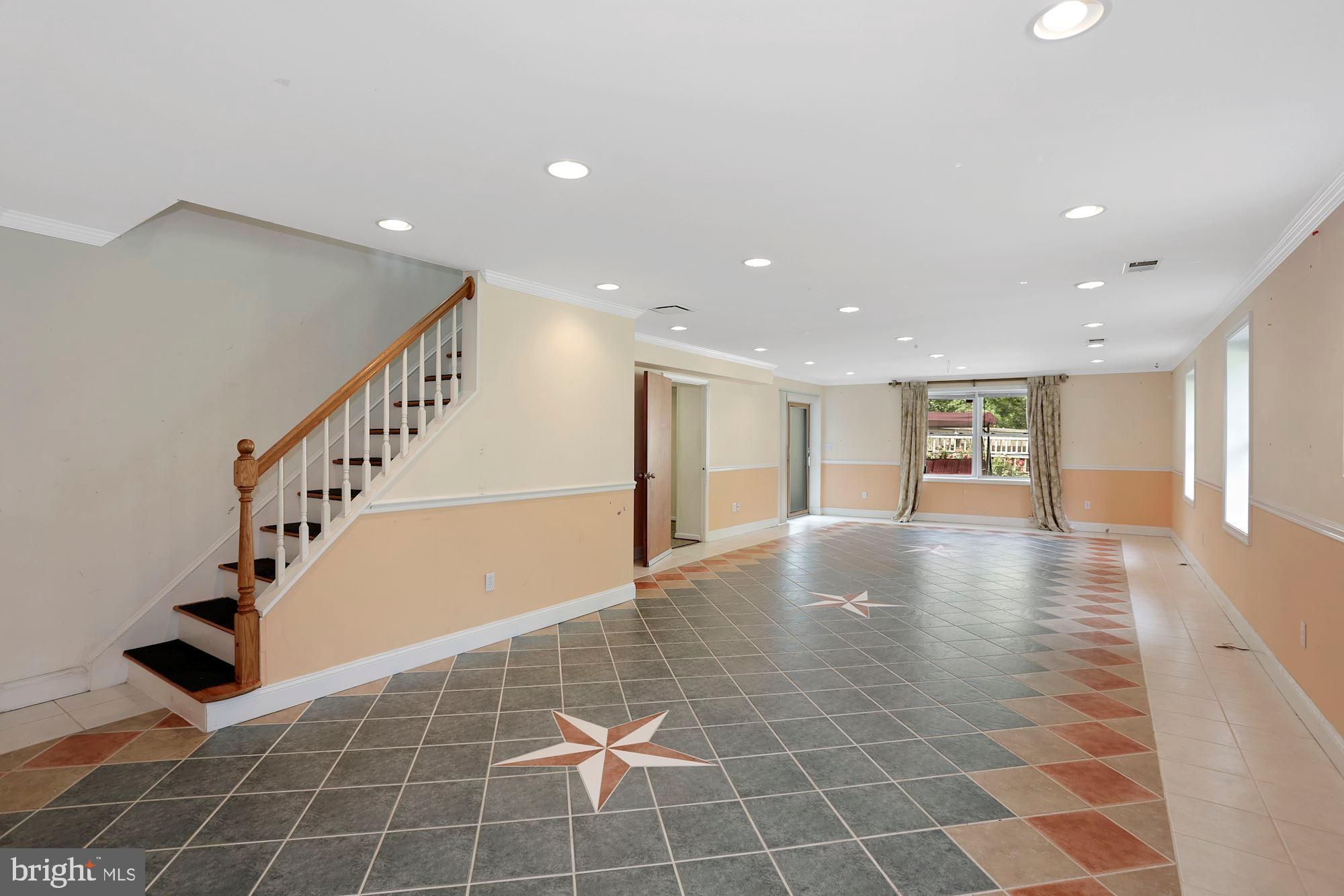 BROYHILL PARK - Residential