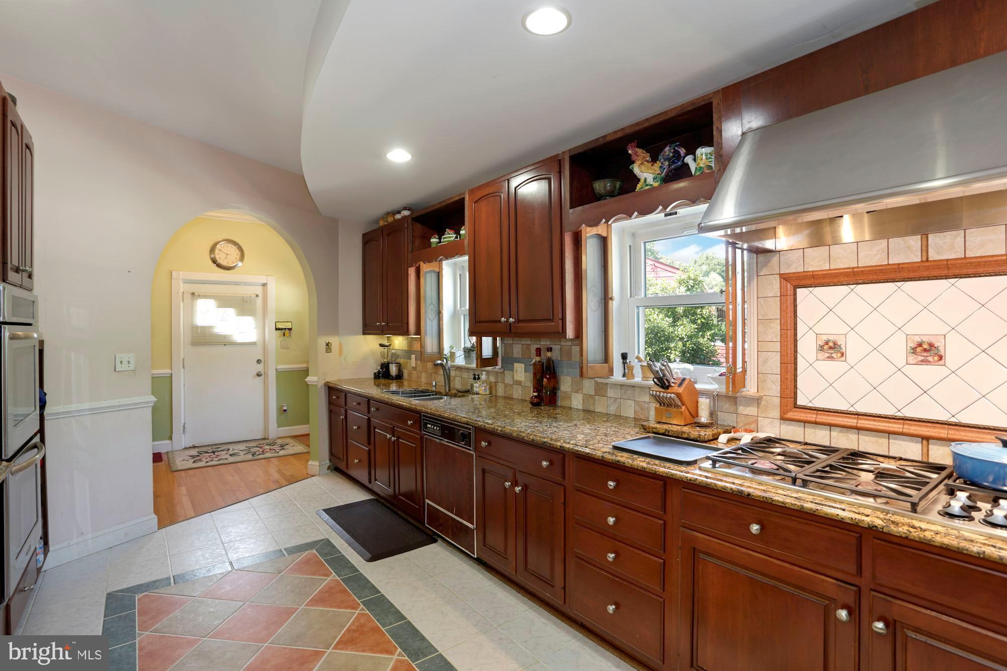 BROYHILL PARK - Residential