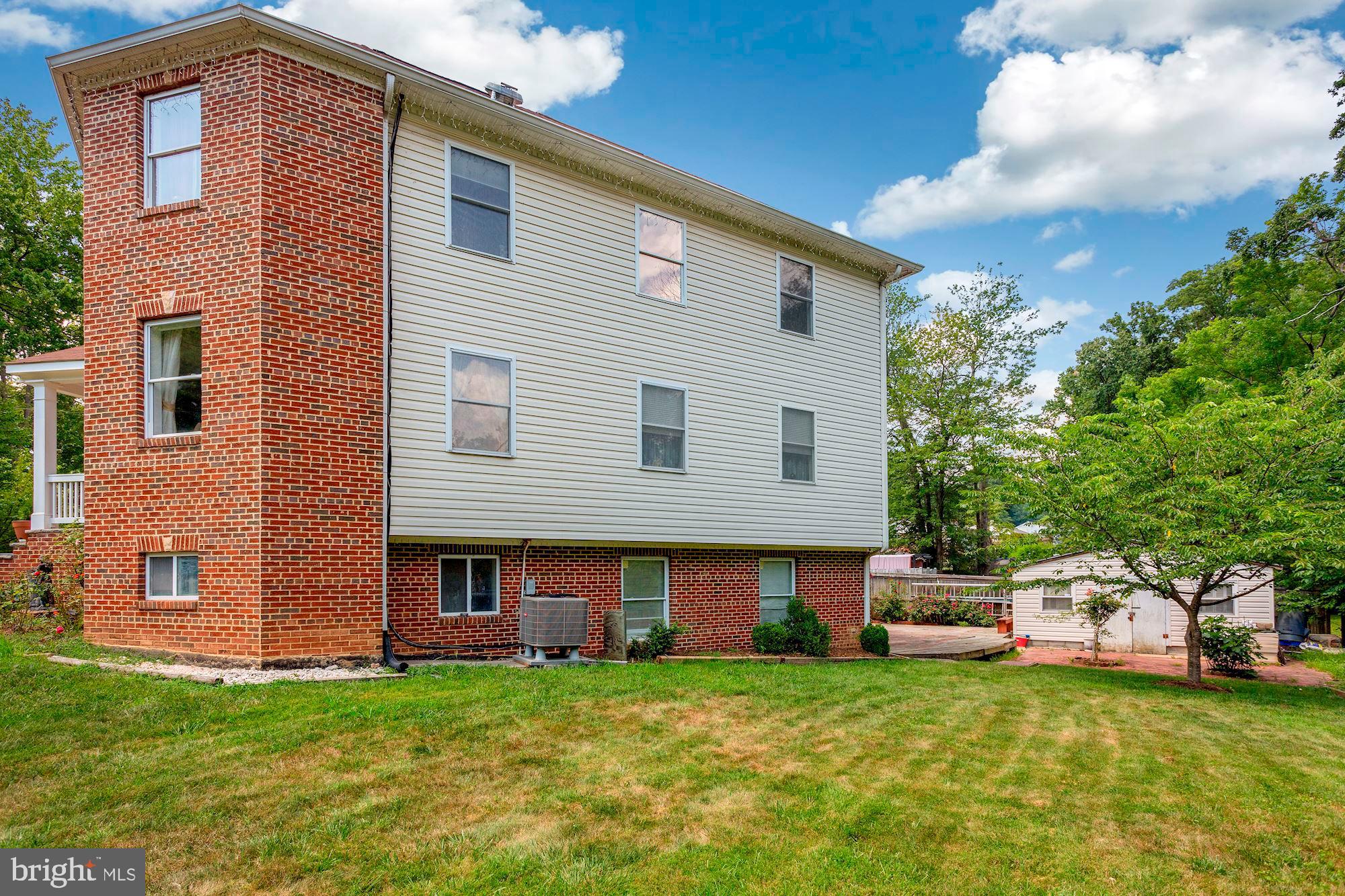 BROYHILL PARK - Residential