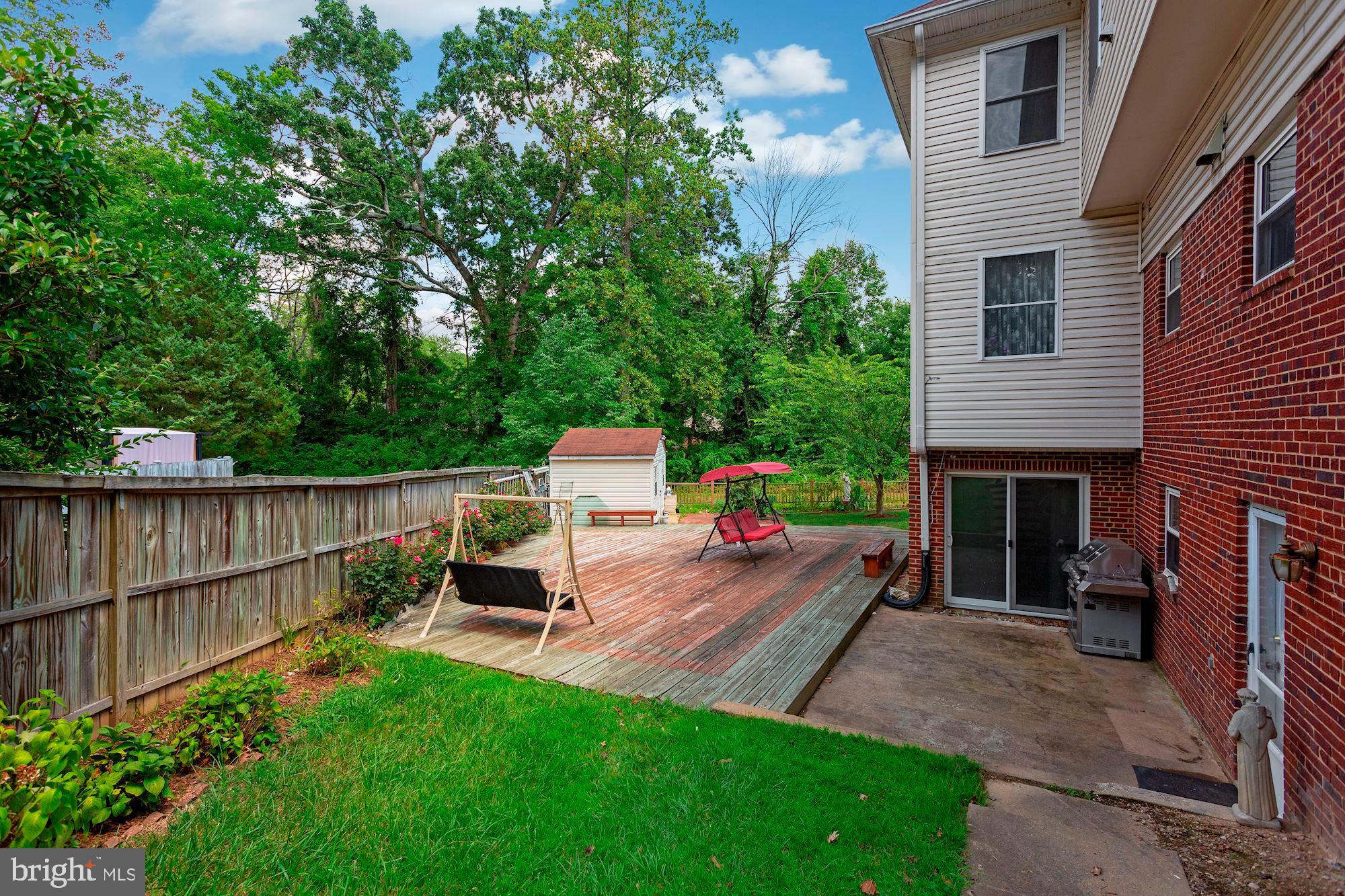 BROYHILL PARK - Residential