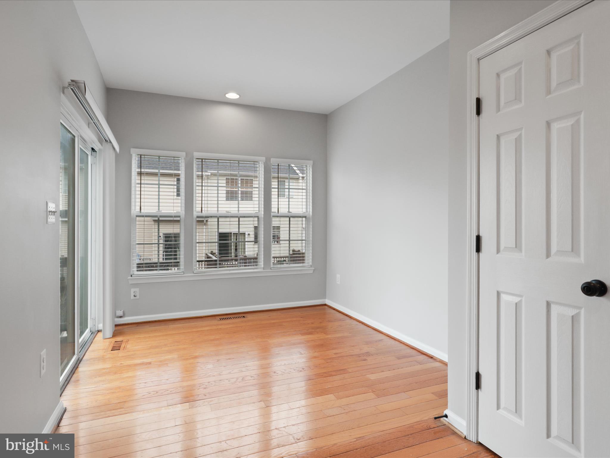 MCNAIR FARMS LANDBAY - Residential