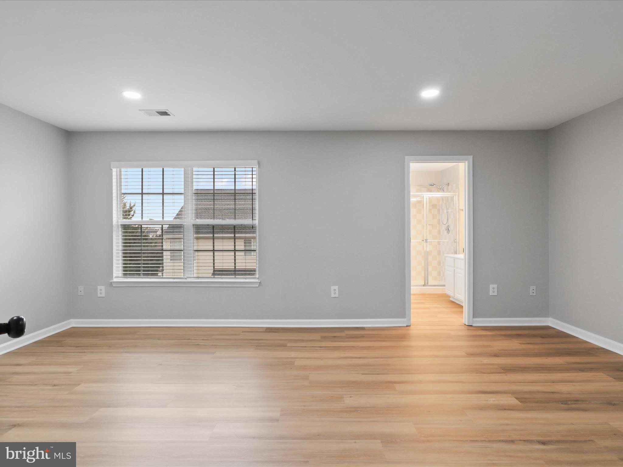 MCNAIR FARMS LANDBAY - Residential