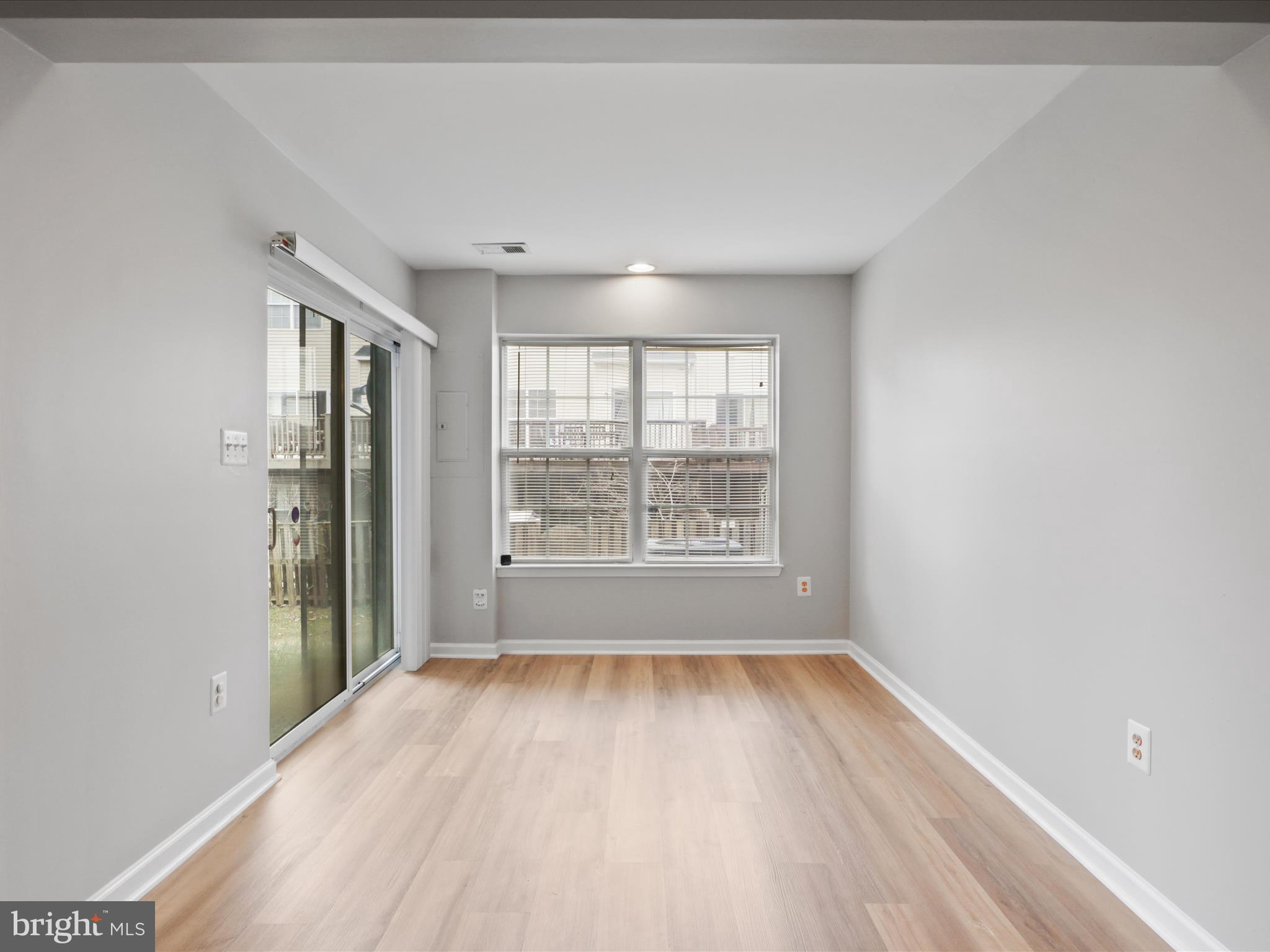 MCNAIR FARMS LANDBAY - Residential