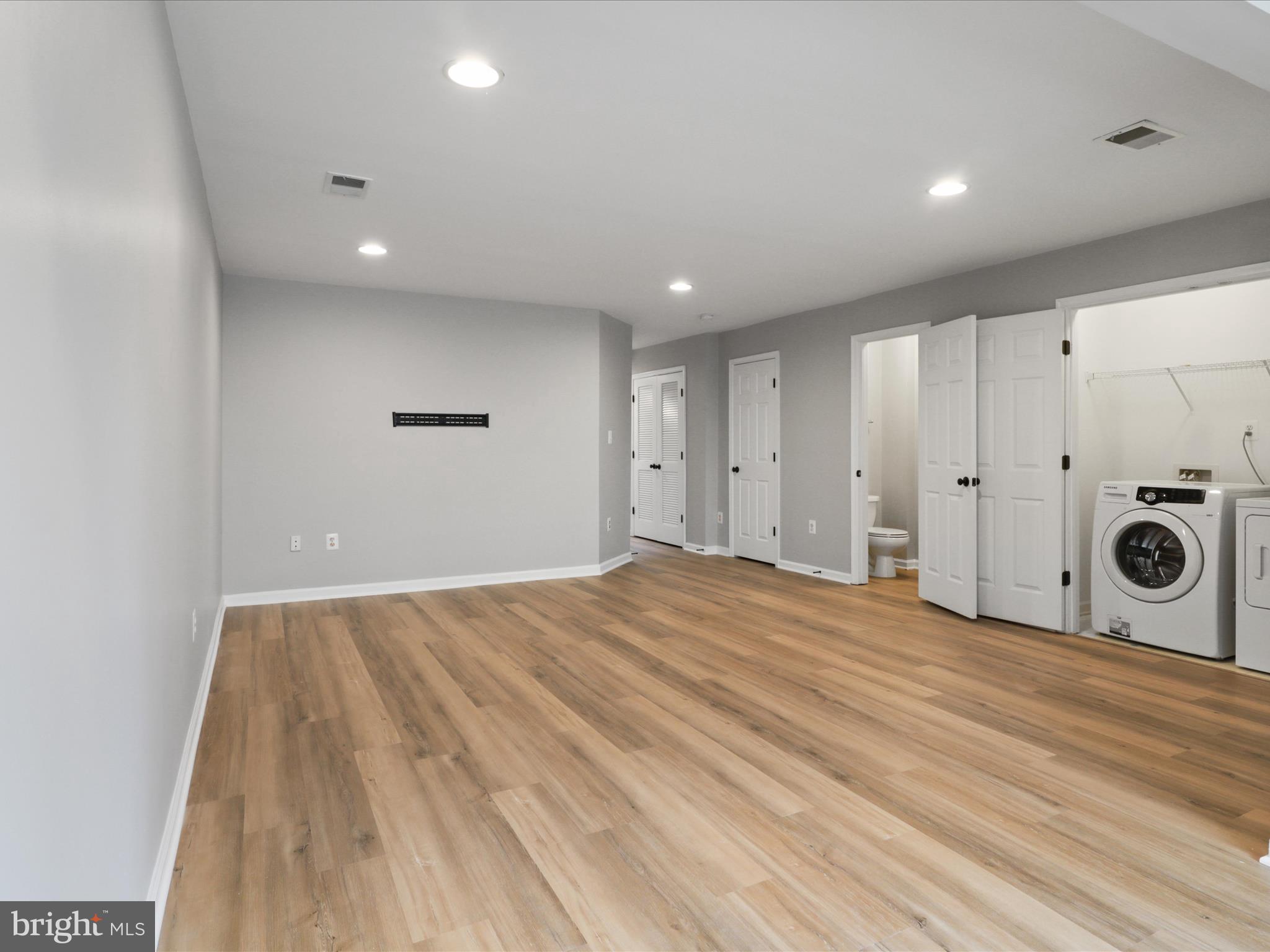 MCNAIR FARMS LANDBAY - Residential