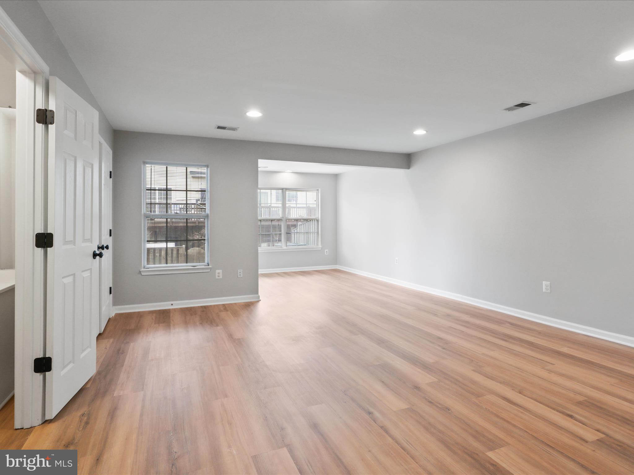 MCNAIR FARMS LANDBAY - Residential