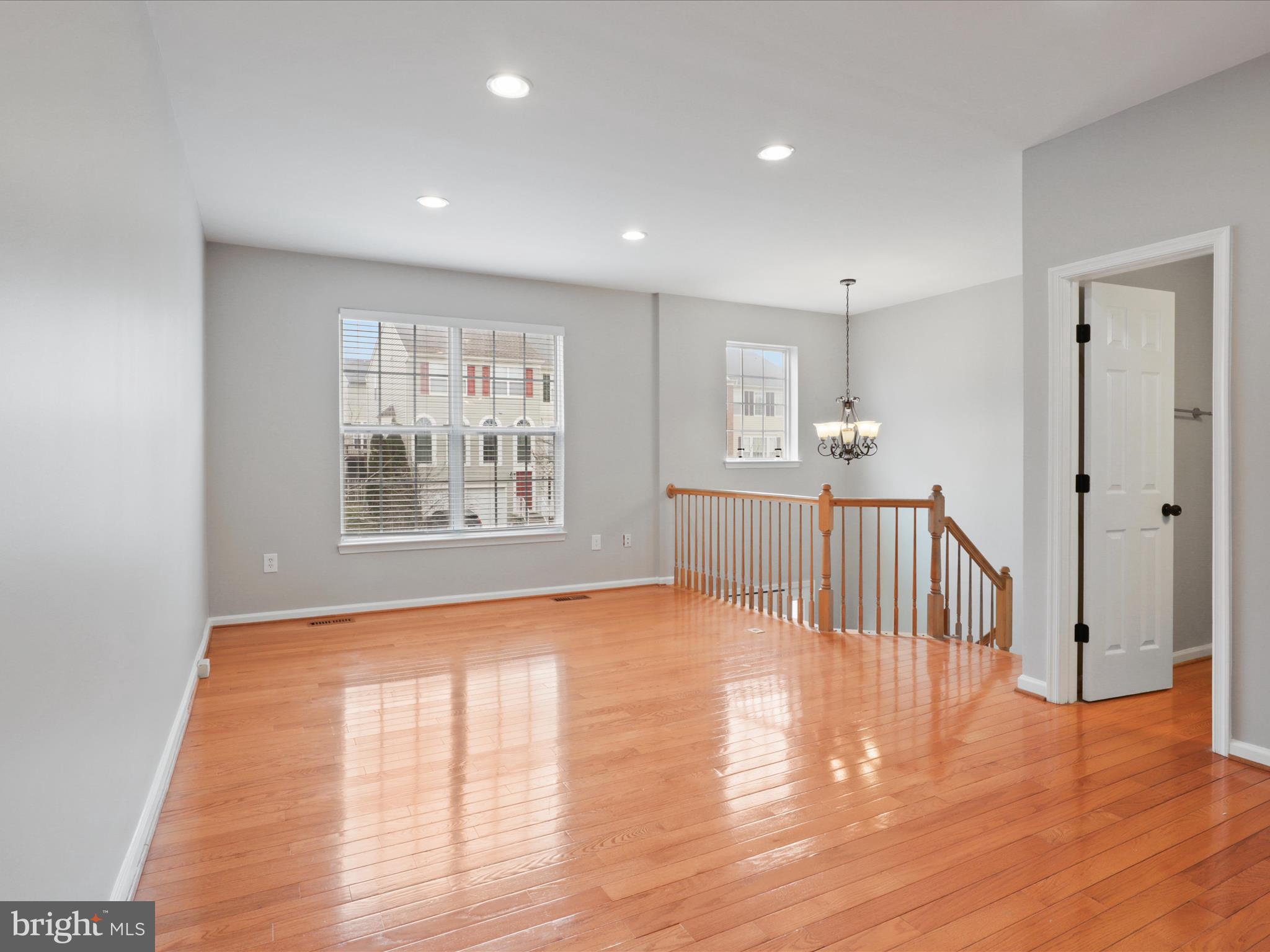 MCNAIR FARMS LANDBAY - Residential