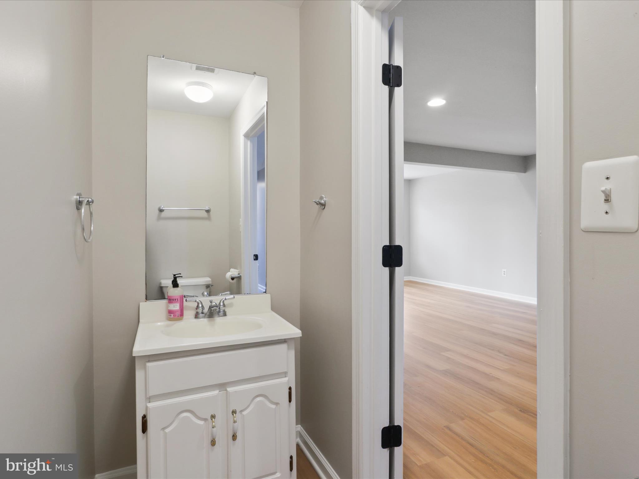 MCNAIR FARMS LANDBAY - Residential