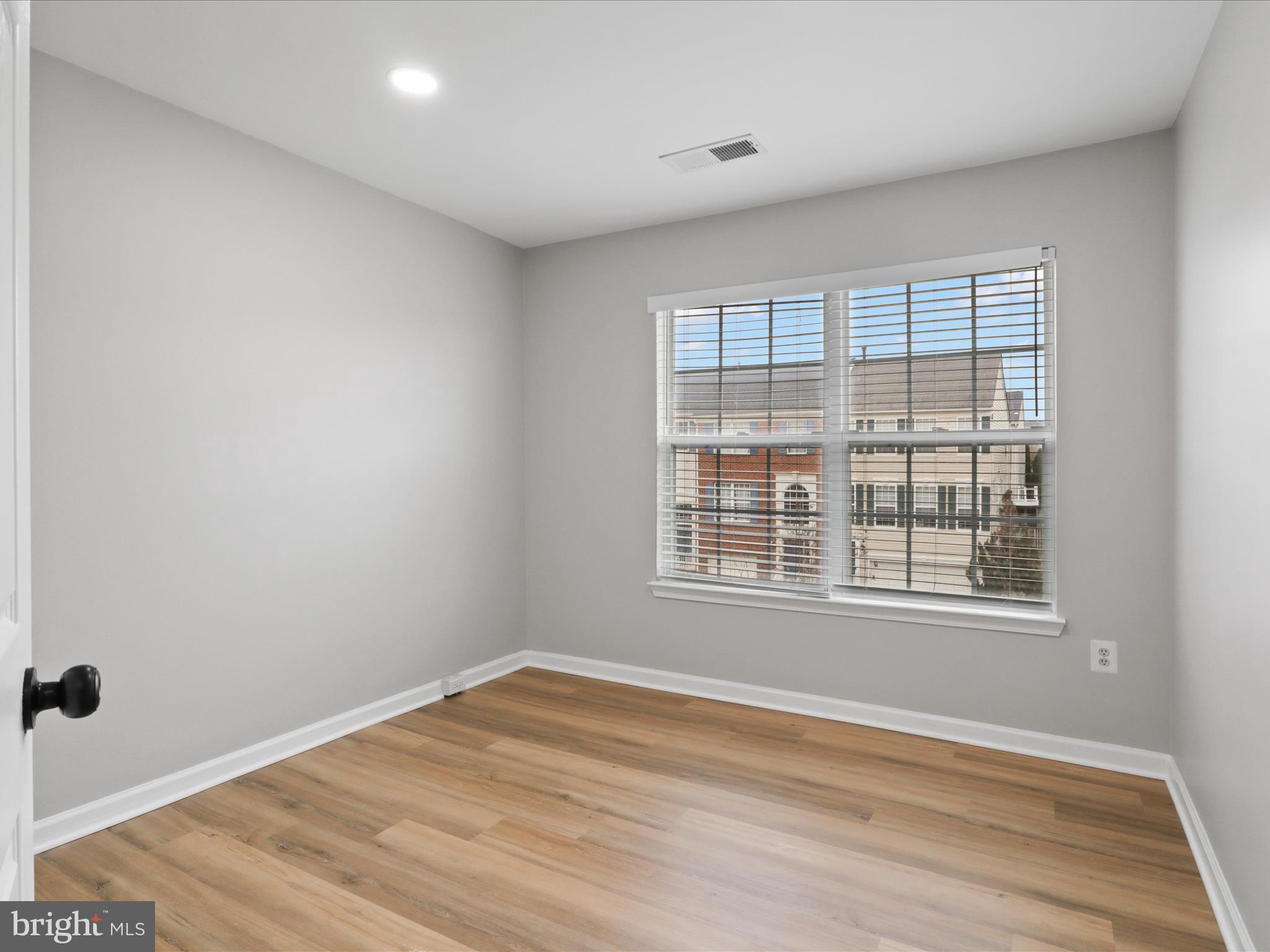 MCNAIR FARMS LANDBAY - Residential