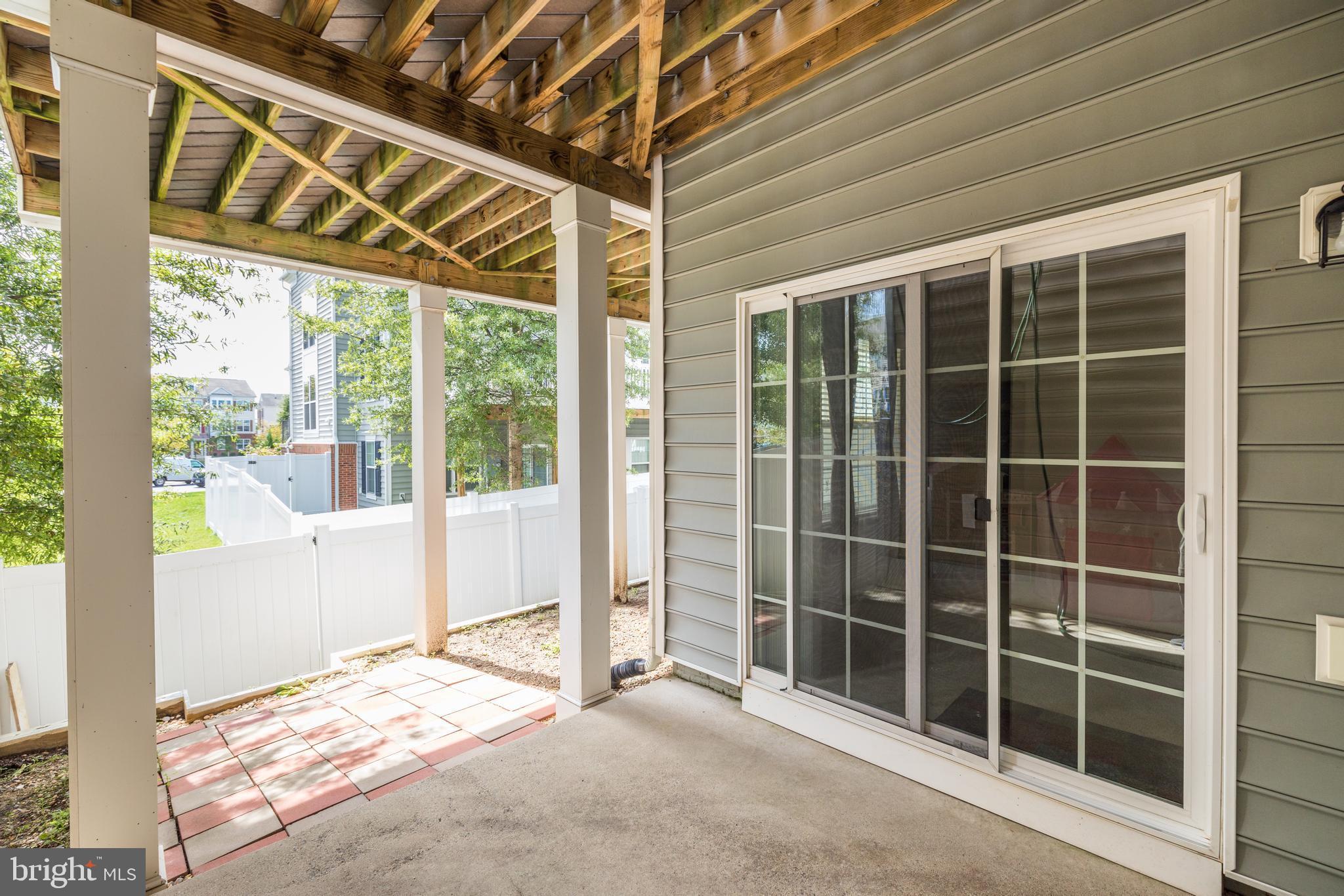 EAST GATE - Residential Lease