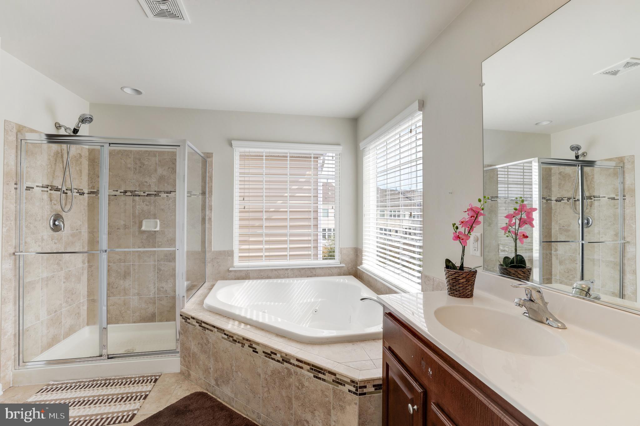 EAST GATE - Residential Lease