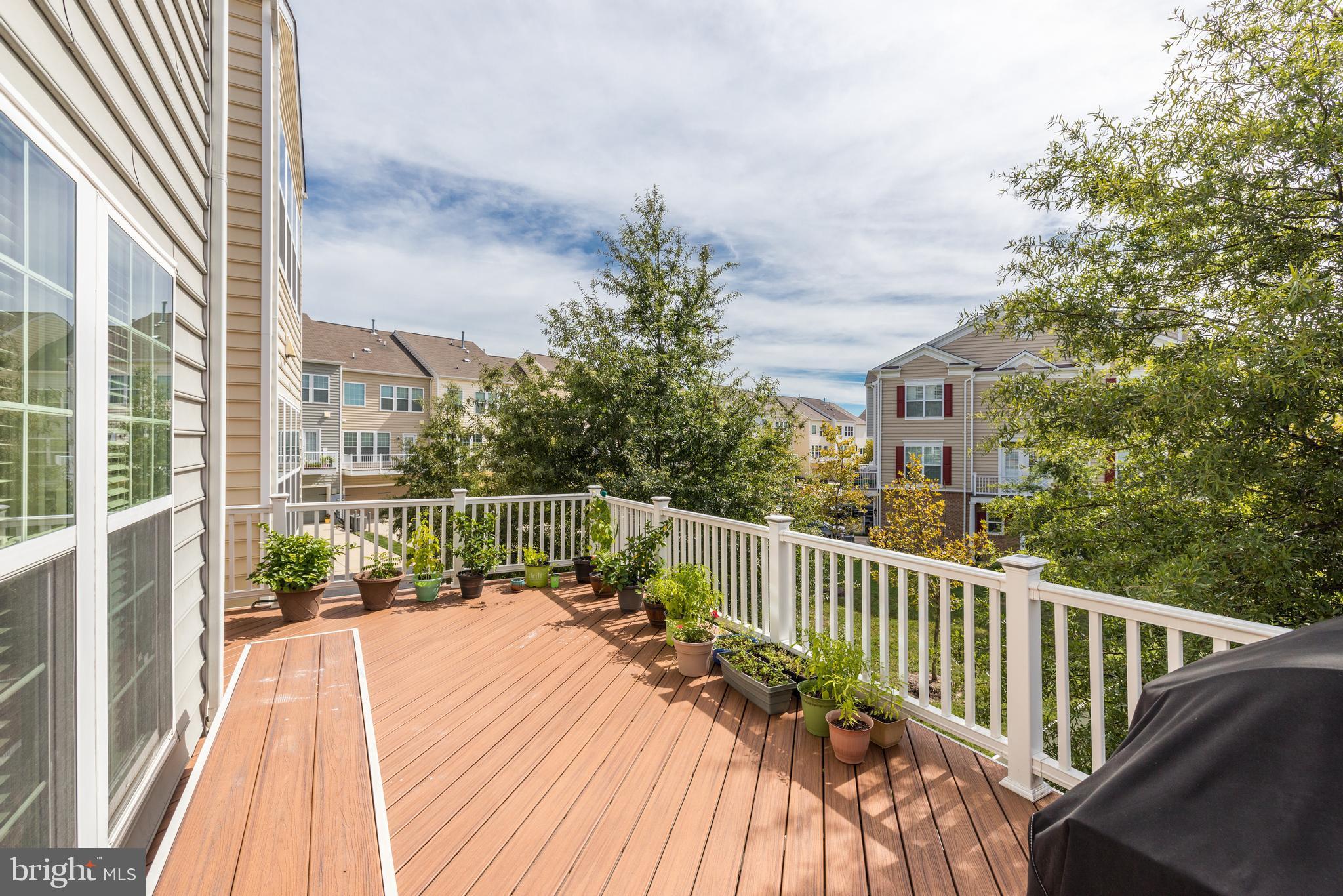 EAST GATE - Residential Lease