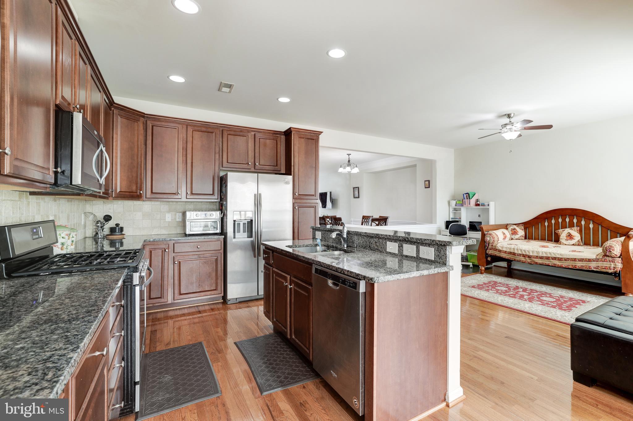 EAST GATE - Residential Lease