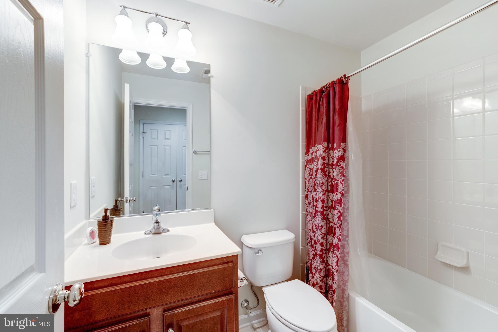 EAST GATE - Residential Lease