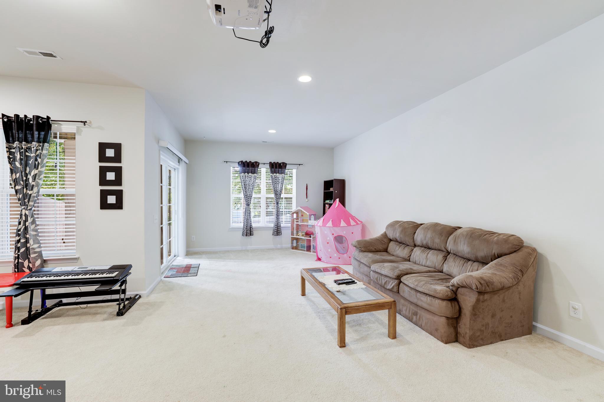 EAST GATE - Residential Lease