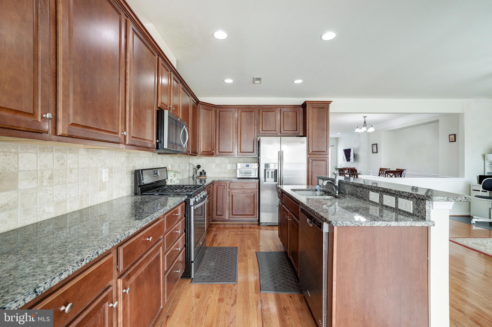 EAST GATE - Residential Lease