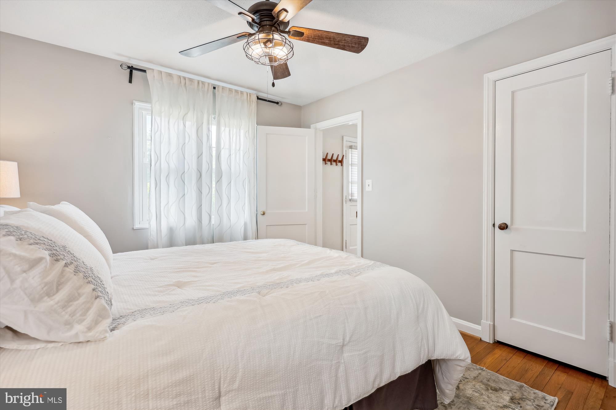 STEPHEN KNOLLS - Residential