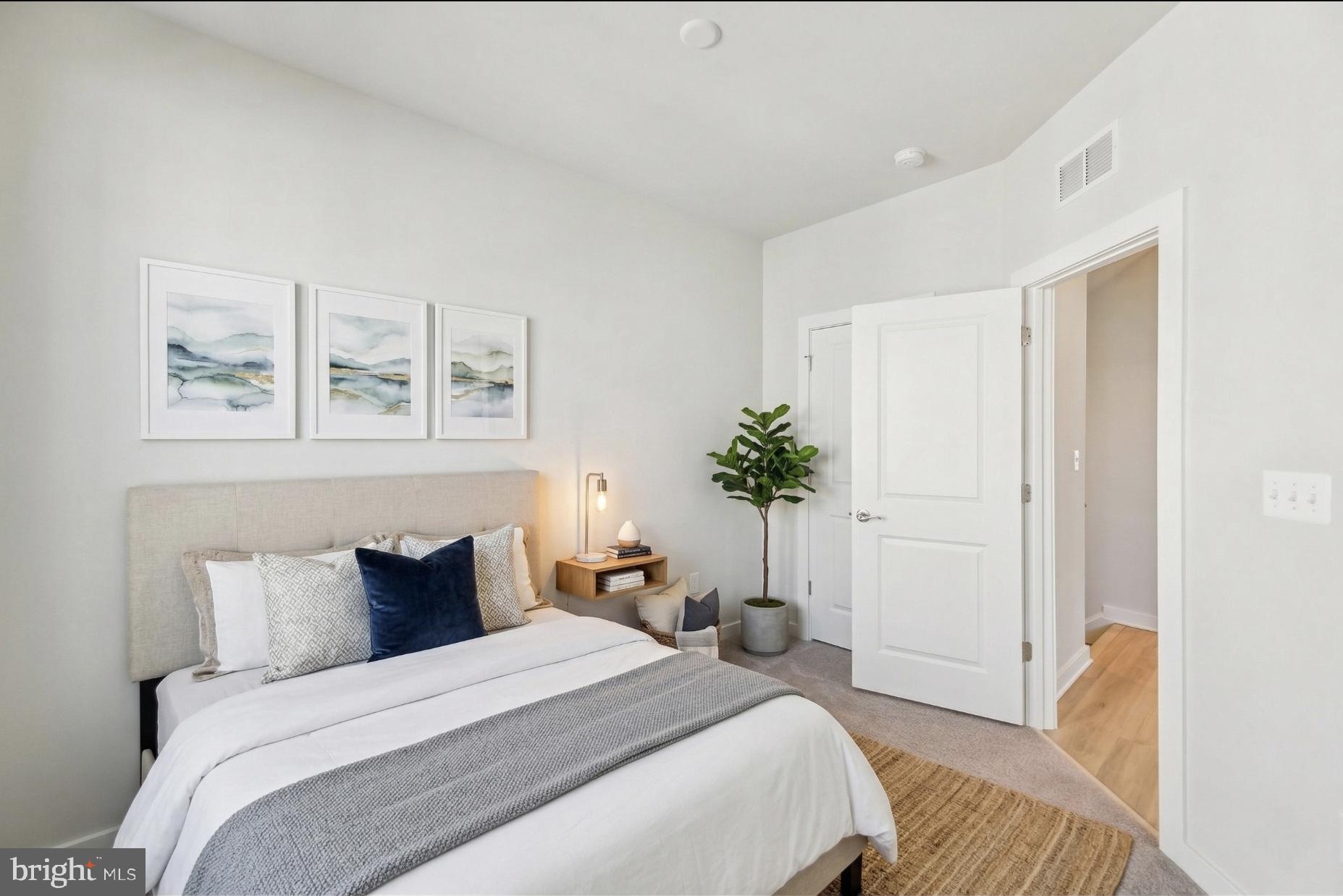 RIVERFRONT - Residential