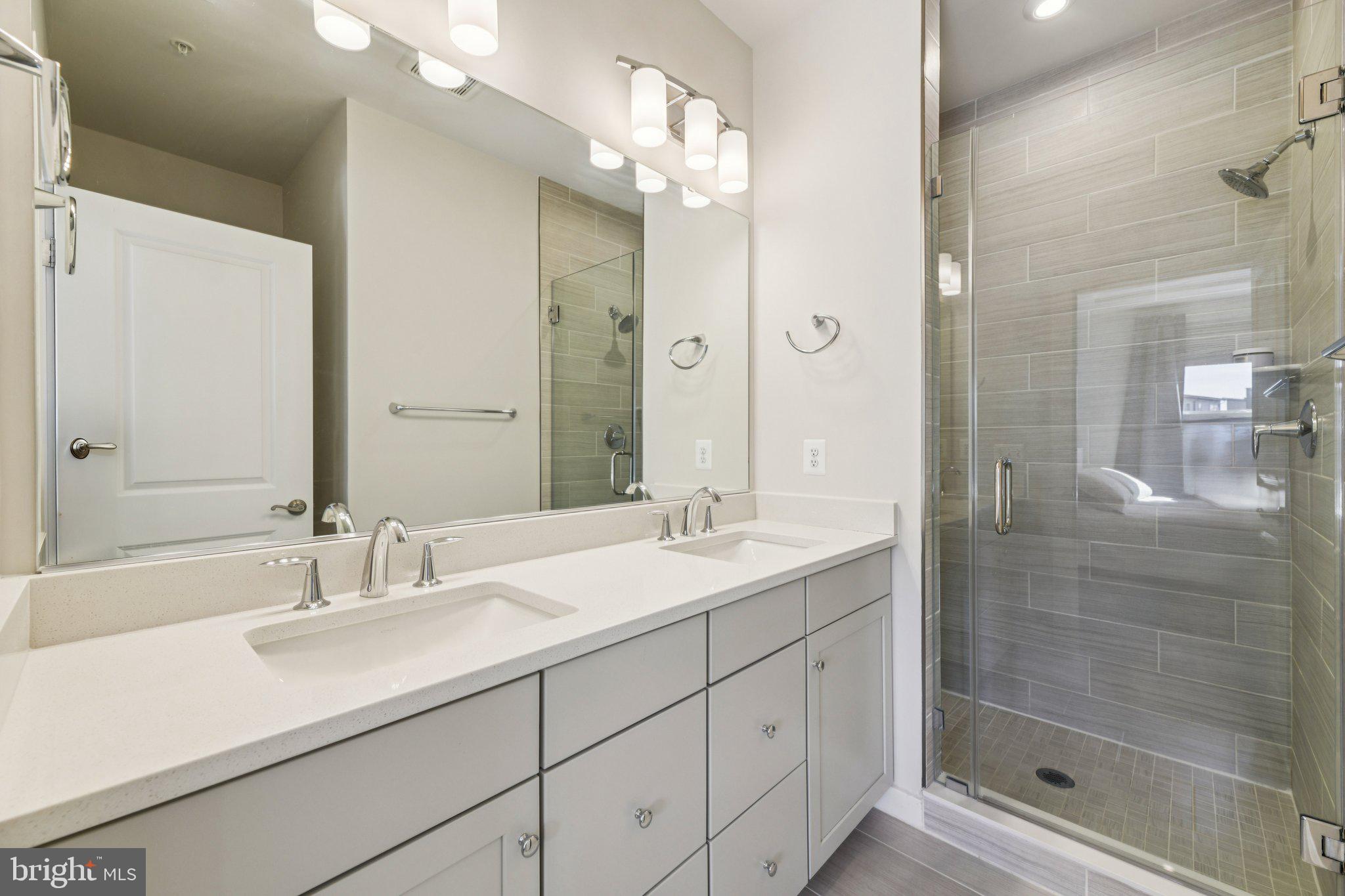 RIVERFRONT - Residential