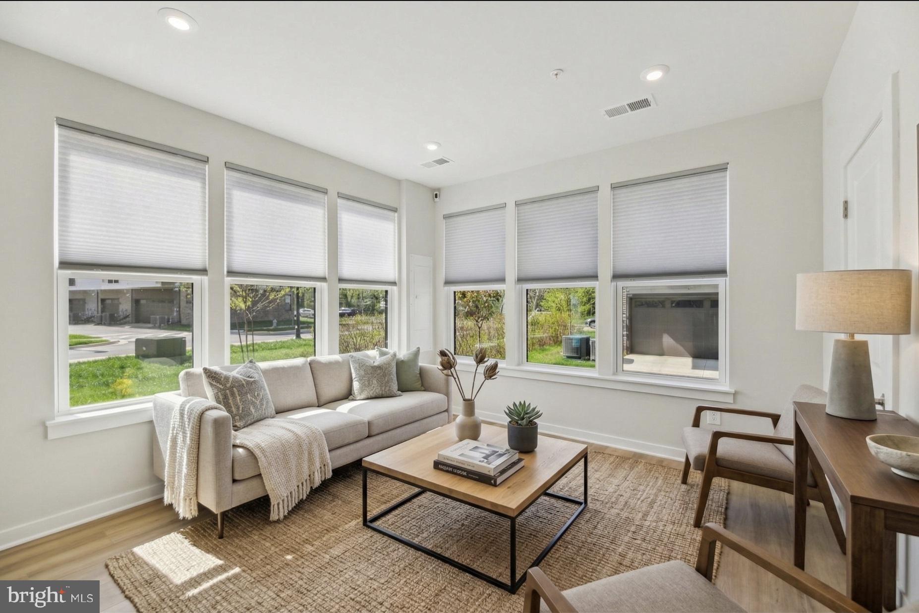 RIVERFRONT - Residential