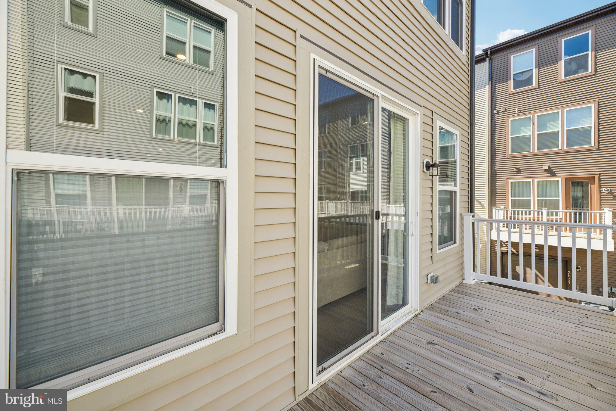 RIVERFRONT - Residential