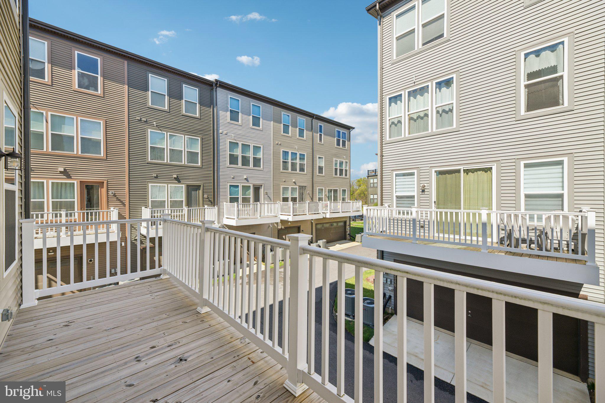 RIVERFRONT - Residential