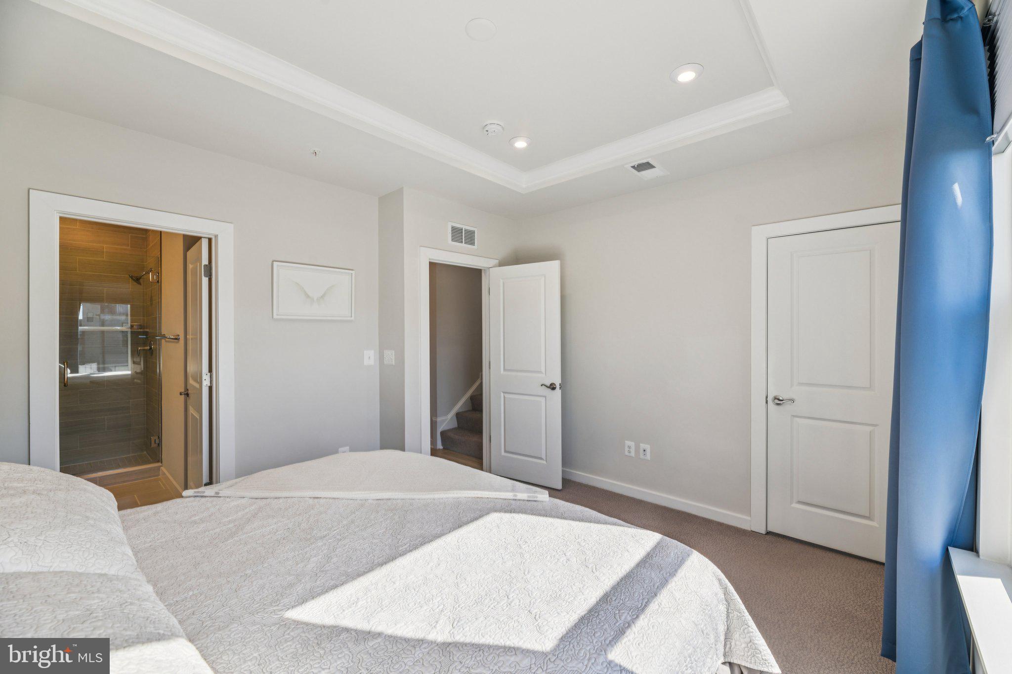 RIVERFRONT - Residential