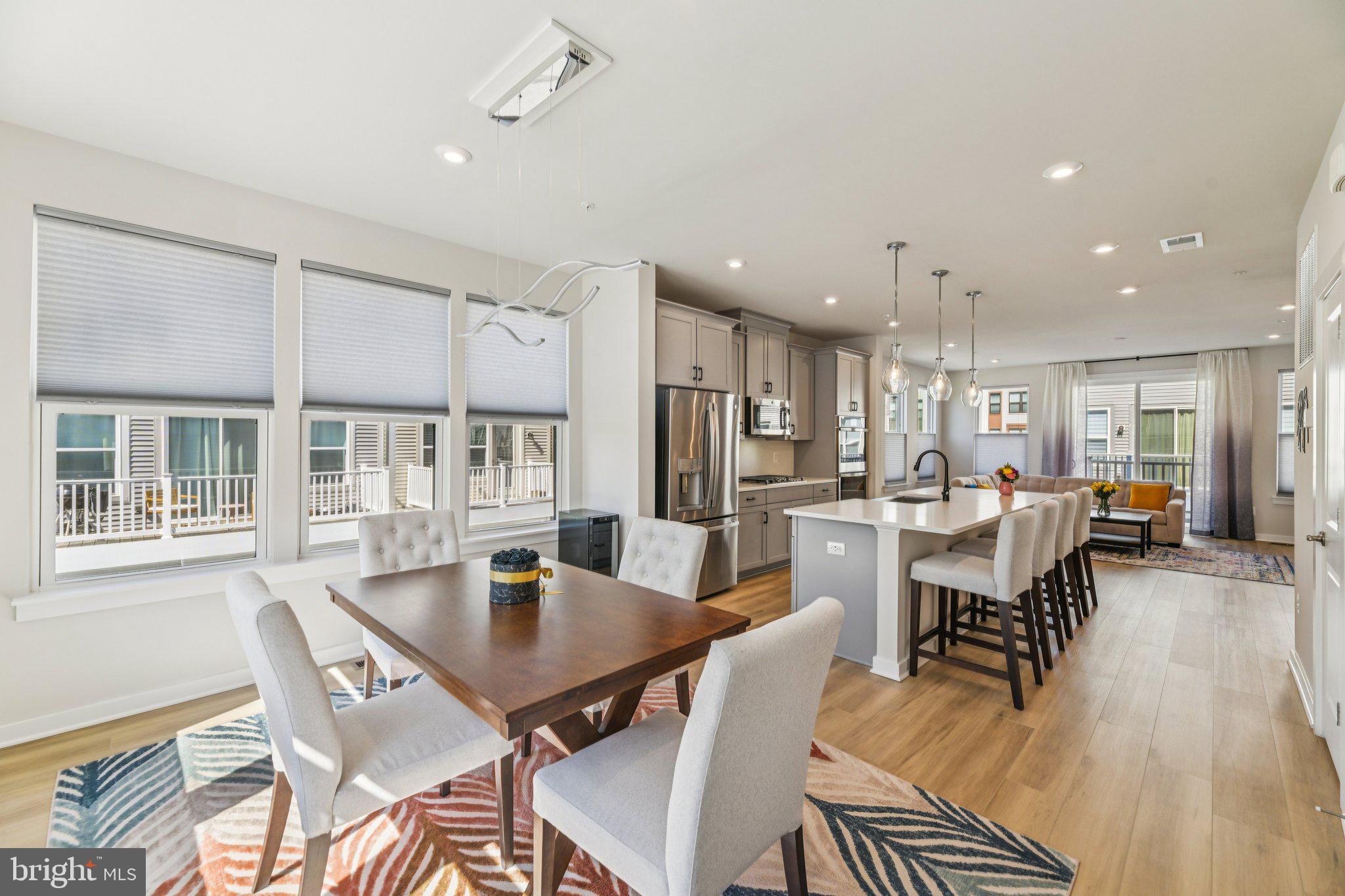 RIVERFRONT - Residential