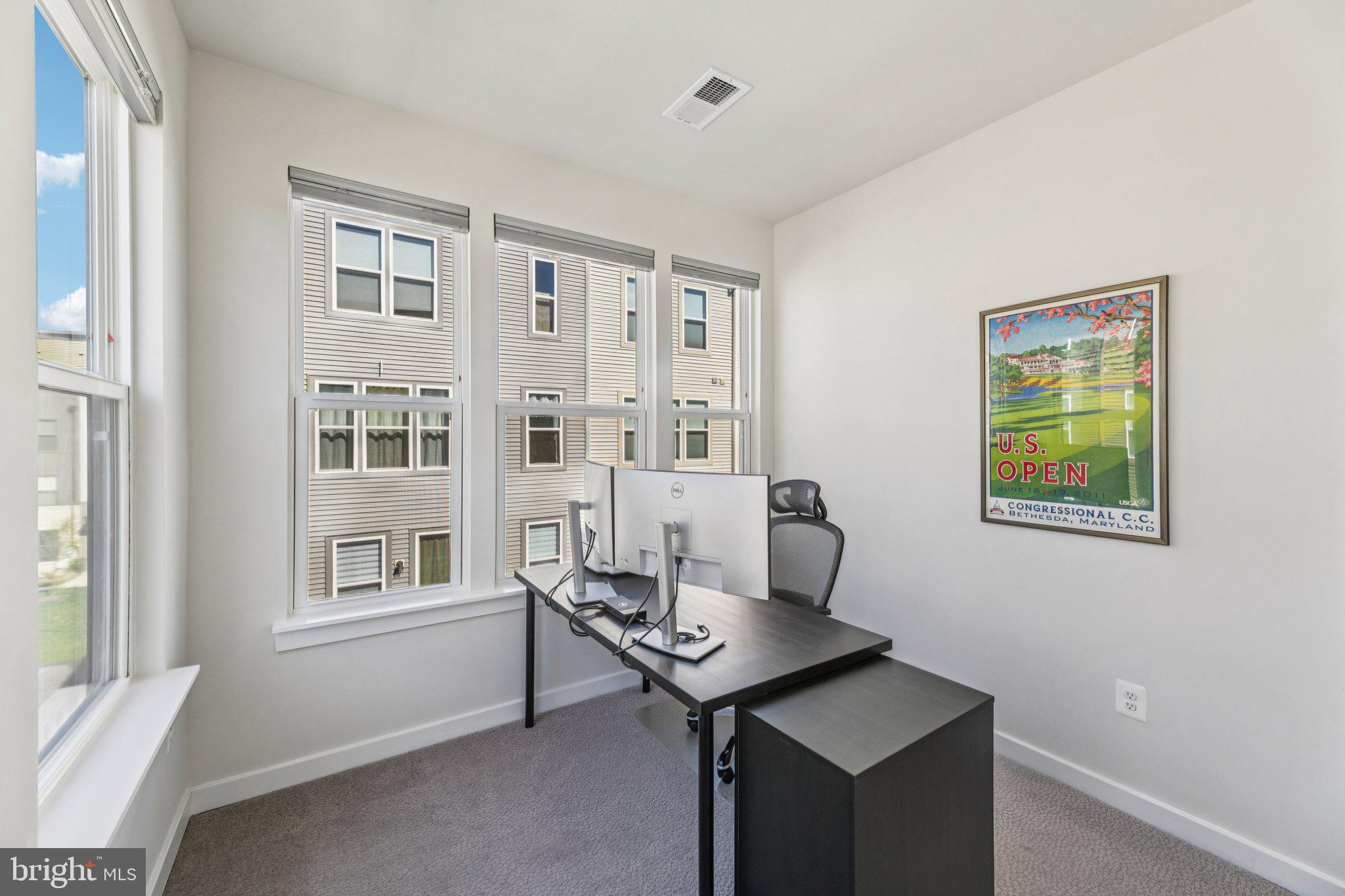 RIVERFRONT - Residential