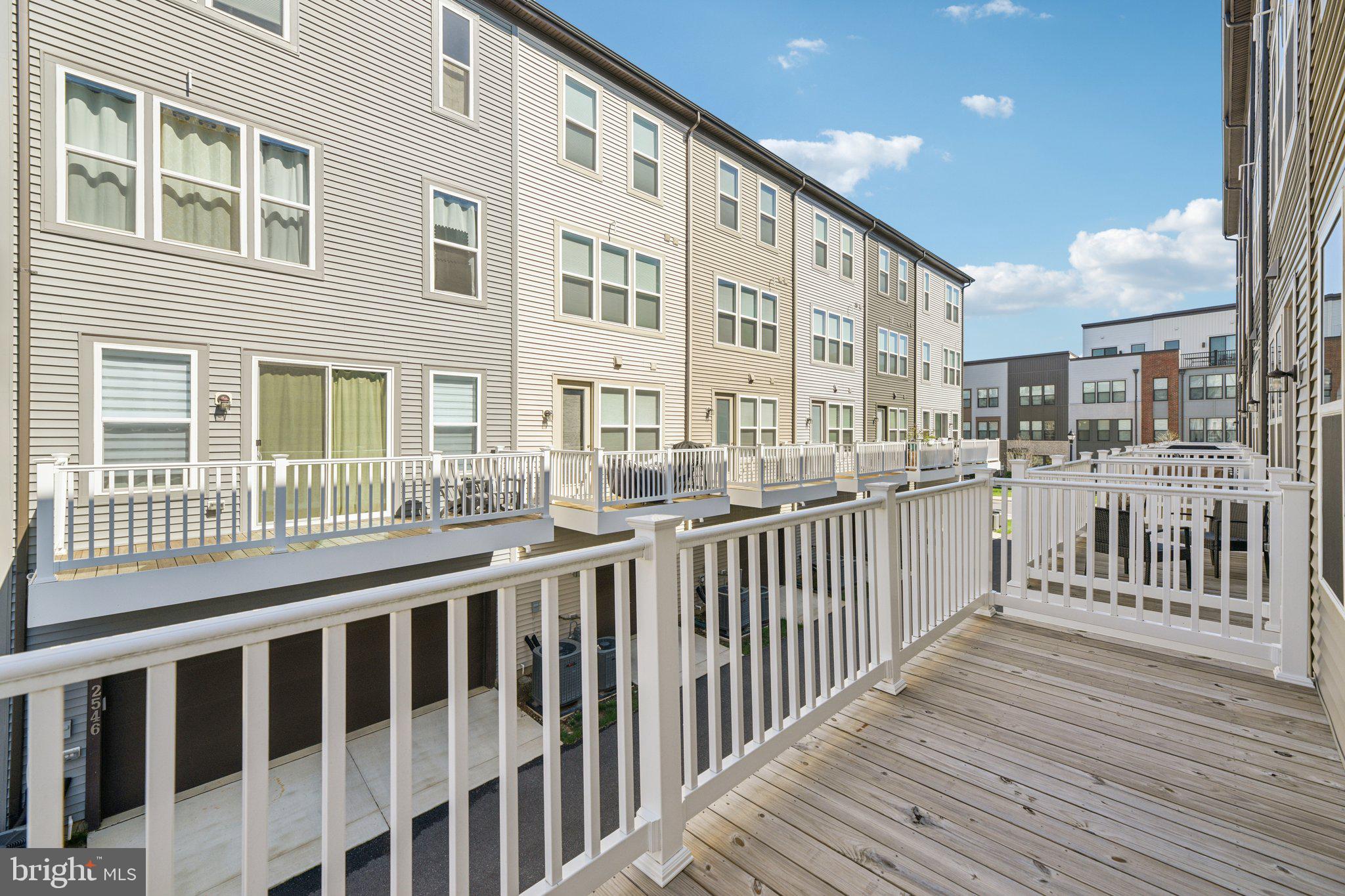 RIVERFRONT - Residential