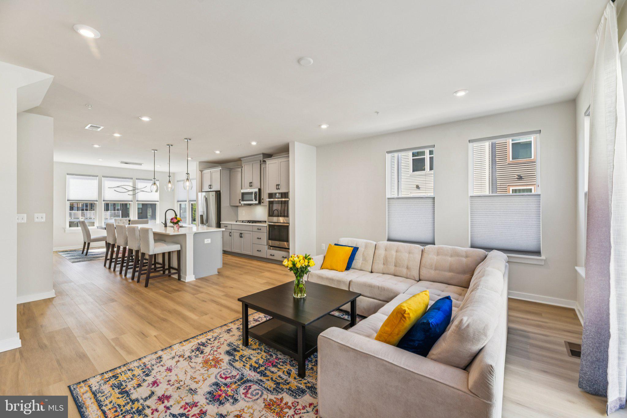 RIVERFRONT - Residential