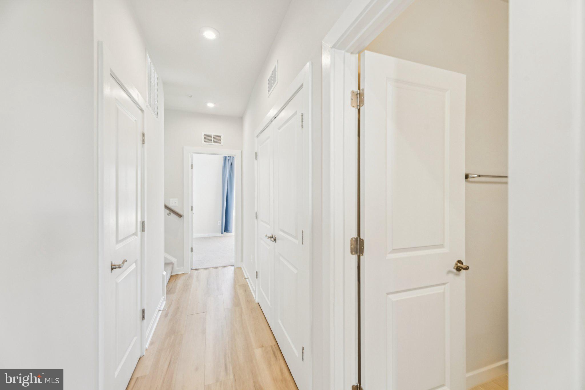 RIVERFRONT - Residential