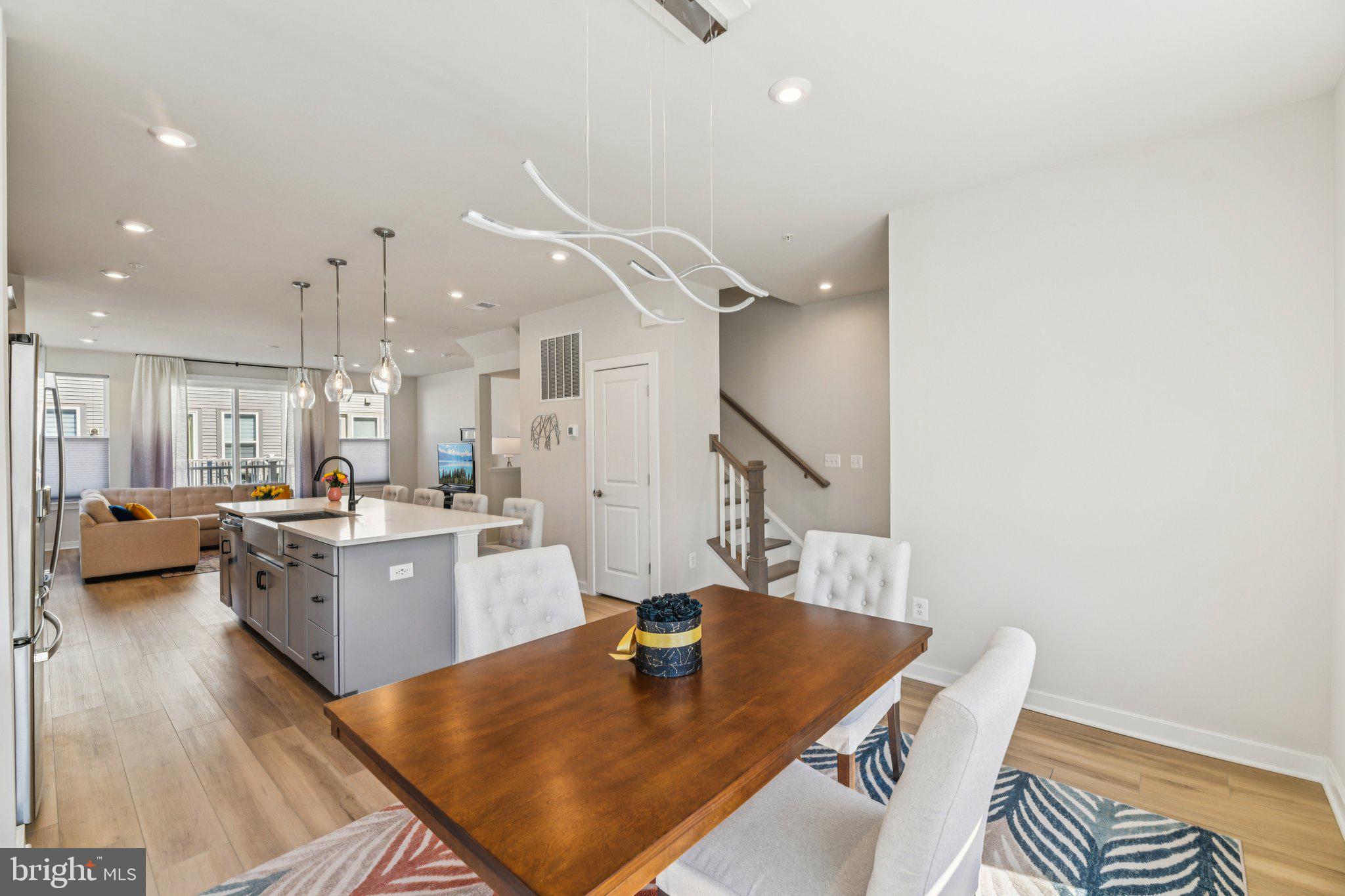 RIVERFRONT - Residential