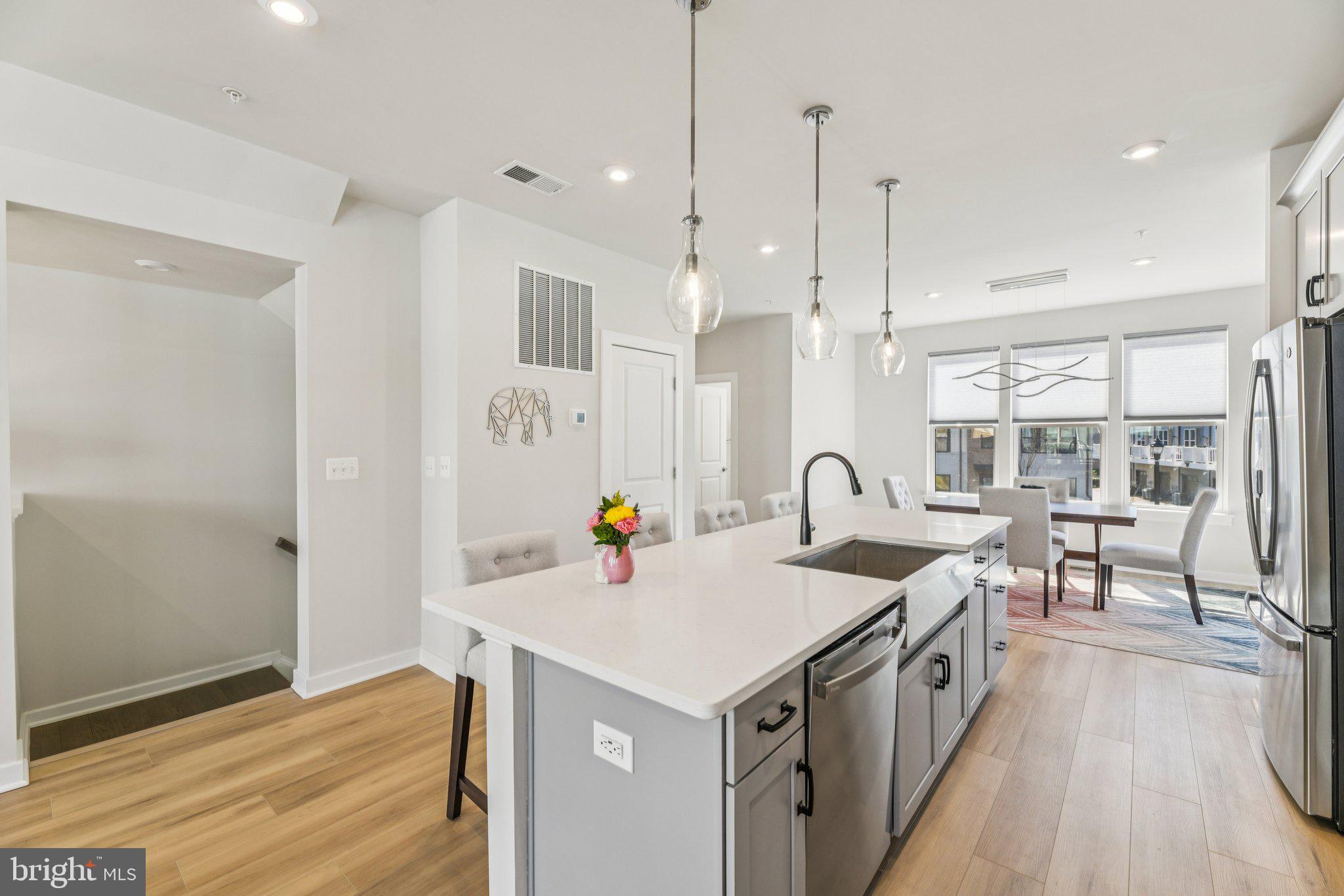 RIVERFRONT - Residential