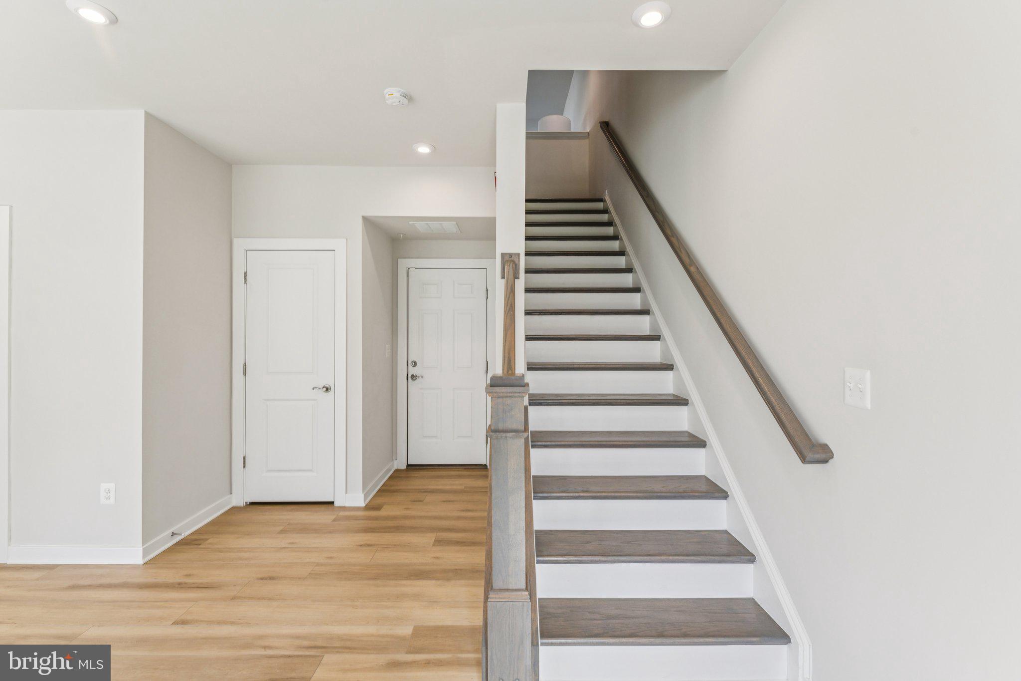 RIVERFRONT - Residential