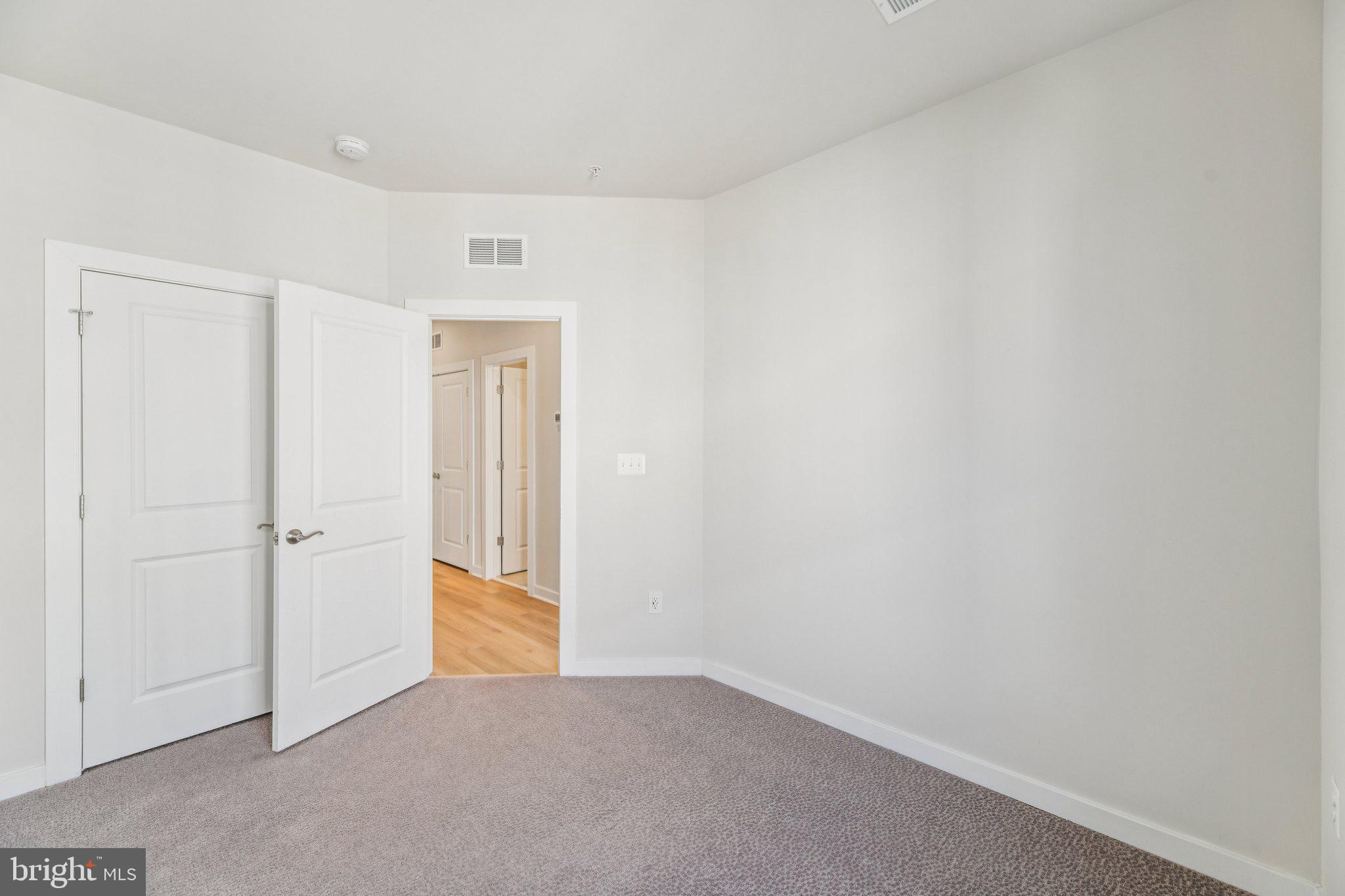 RIVERFRONT - Residential