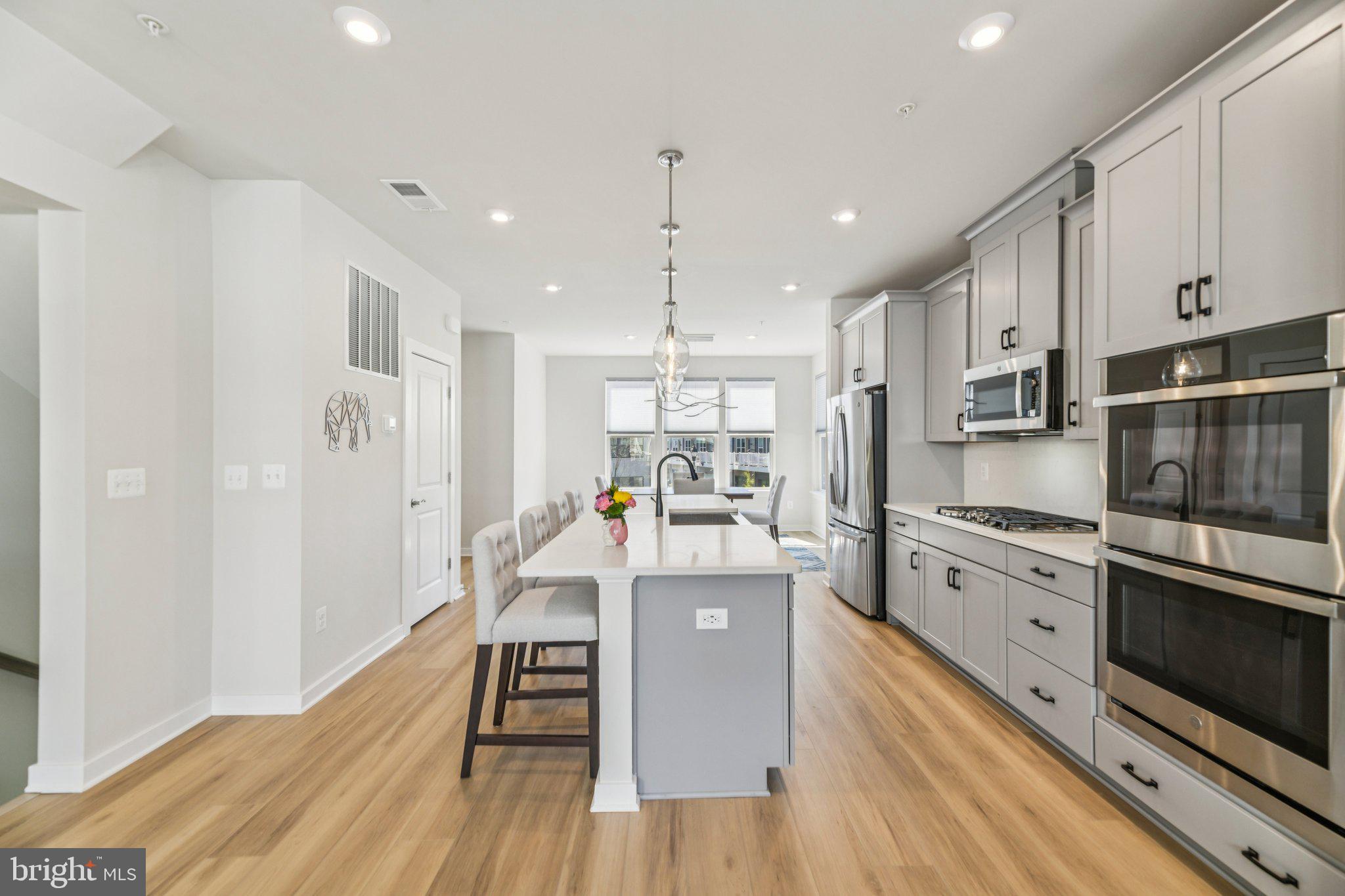 RIVERFRONT - Residential