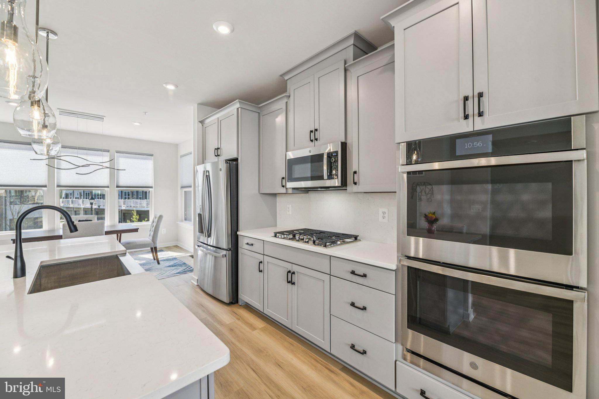 RIVERFRONT - Residential