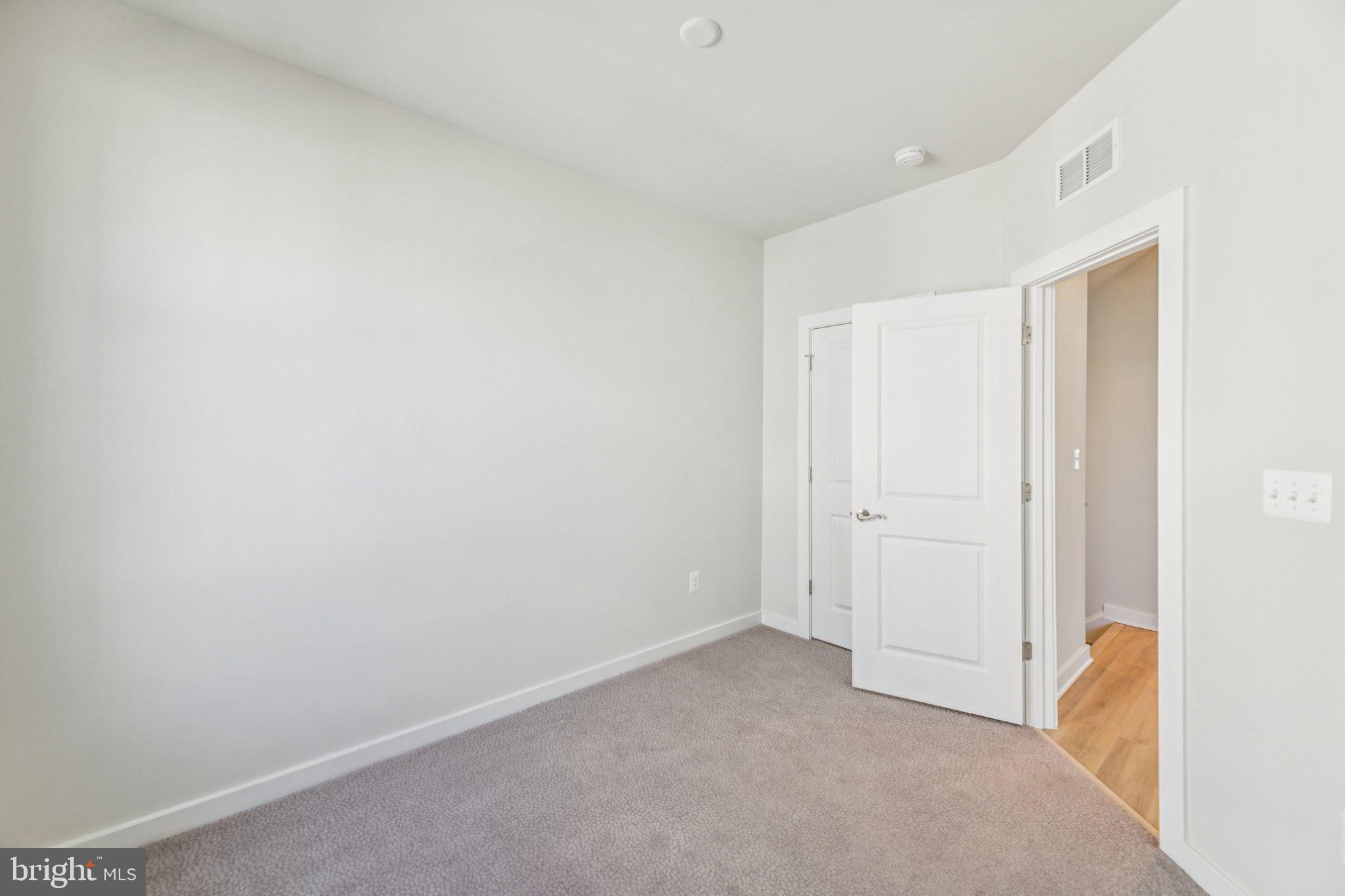 RIVERFRONT - Residential