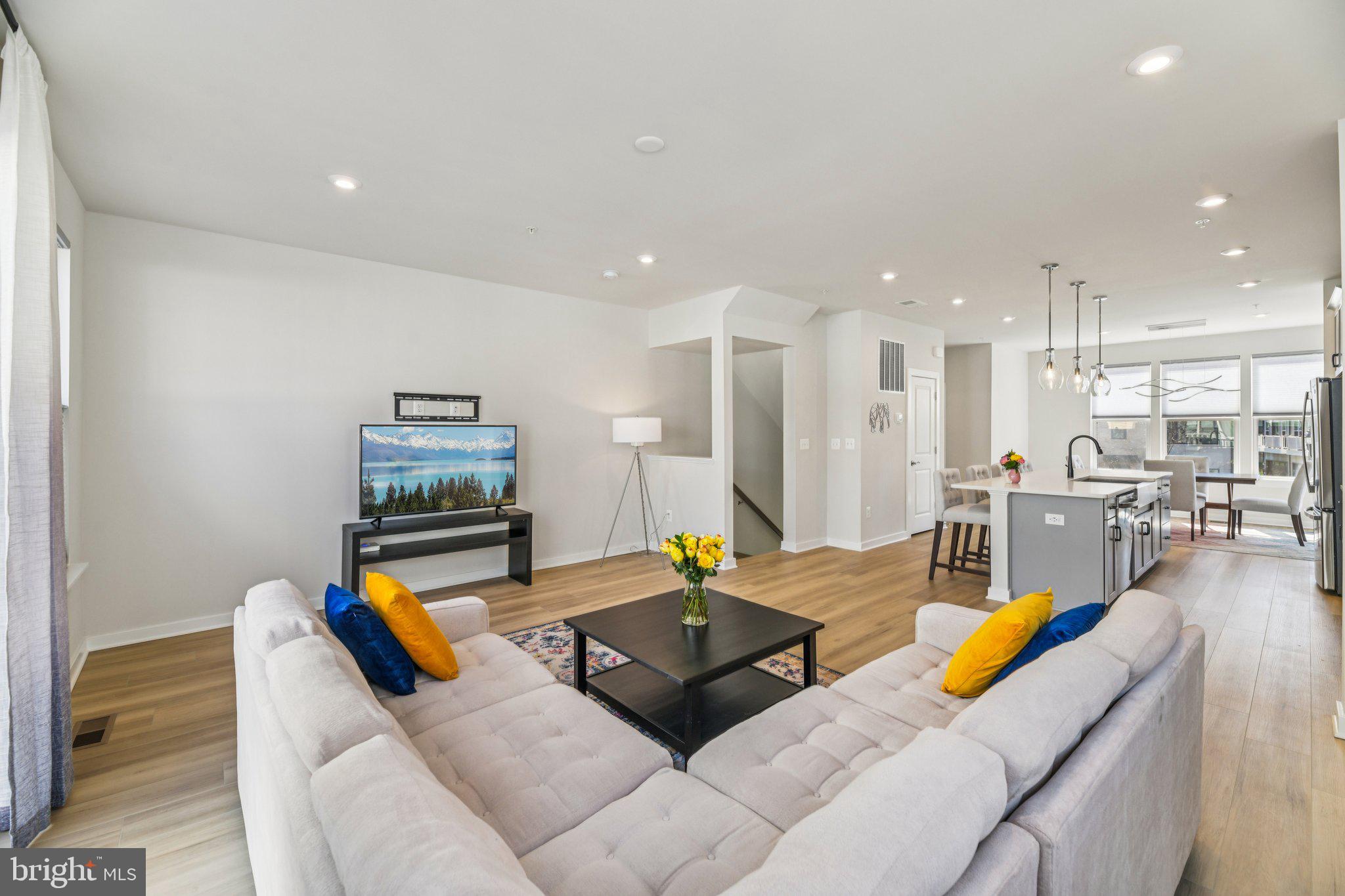 RIVERFRONT - Residential