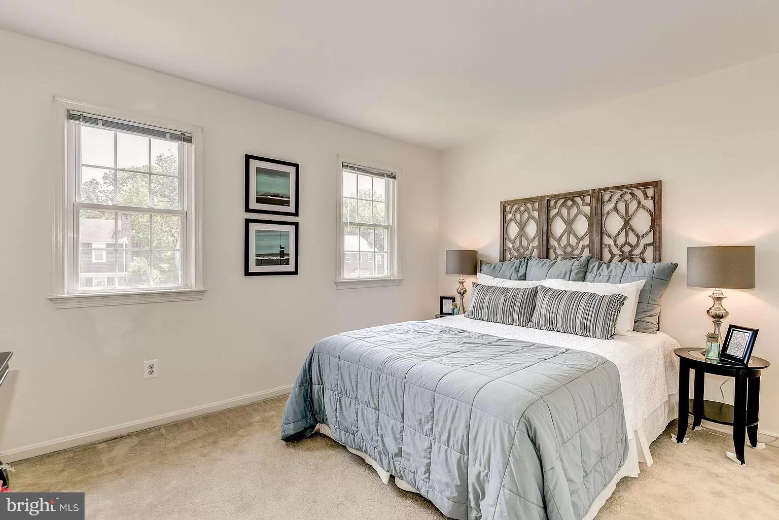 KINGS MANOR - Residential Lease