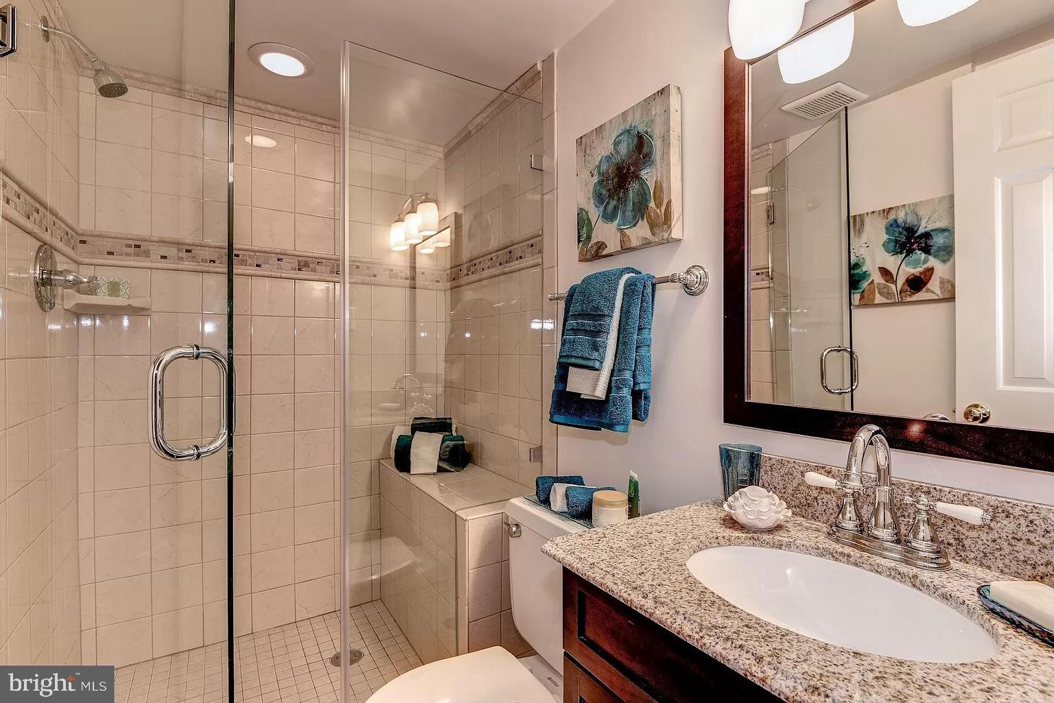 KINGS MANOR - Residential Lease