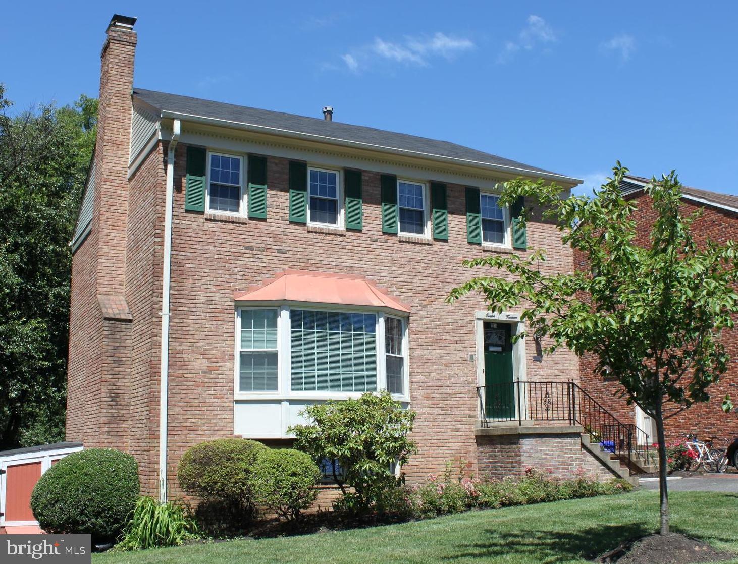 KINGS MANOR - Residential Lease