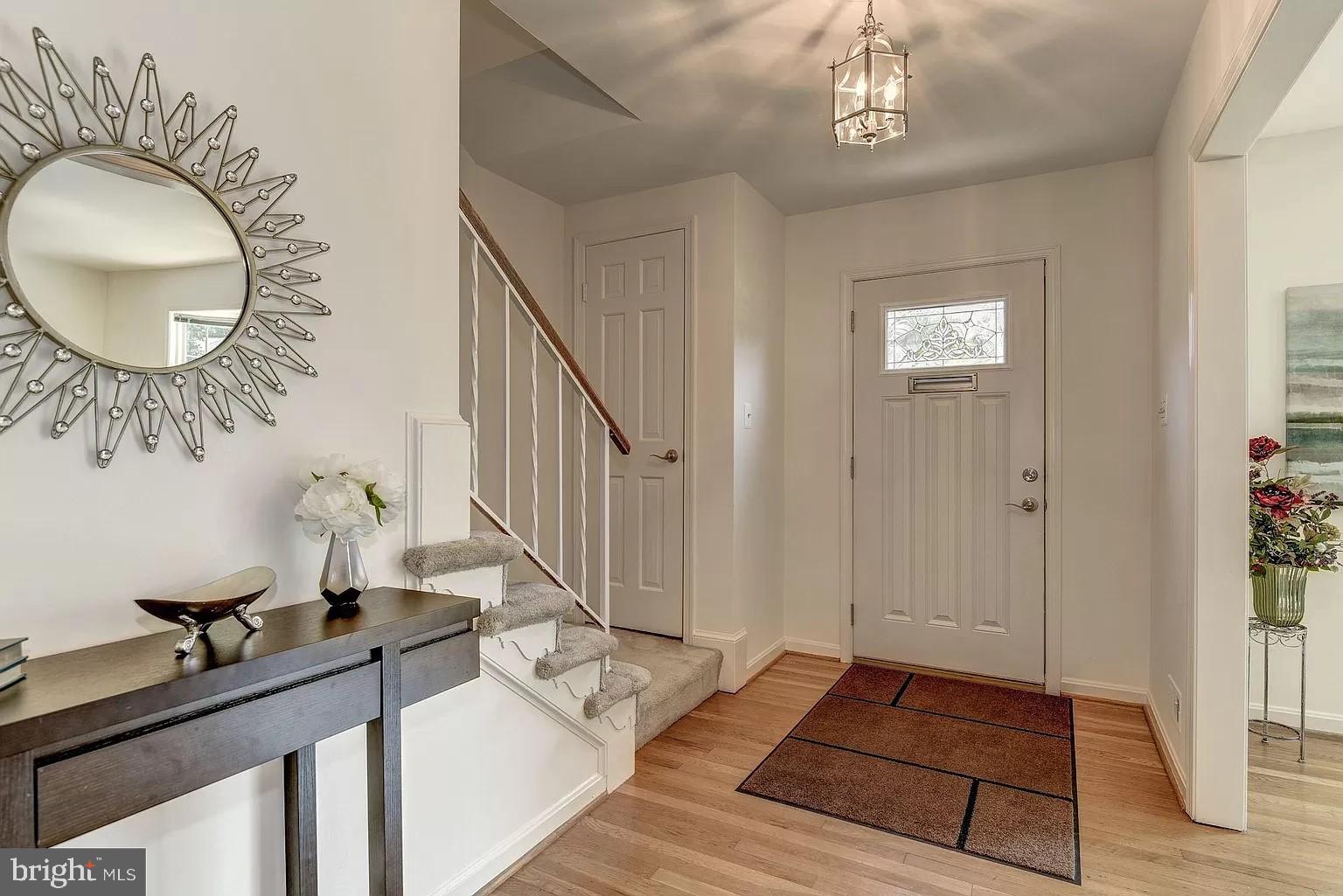 KINGS MANOR - Residential Lease