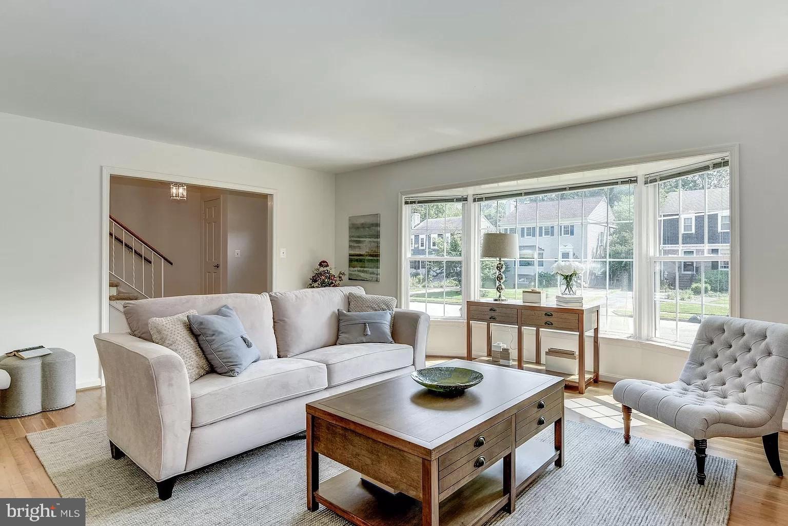 KINGS MANOR - Residential Lease