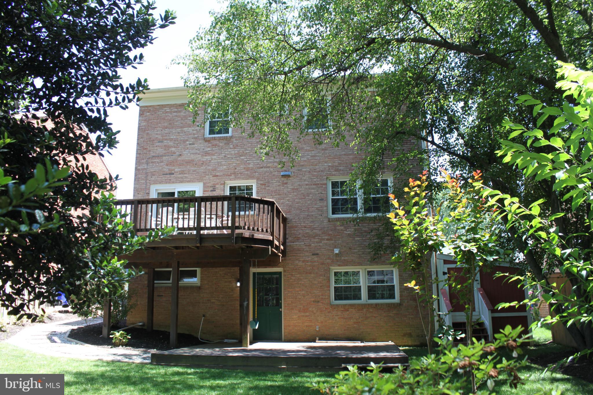 KINGS MANOR - Residential Lease